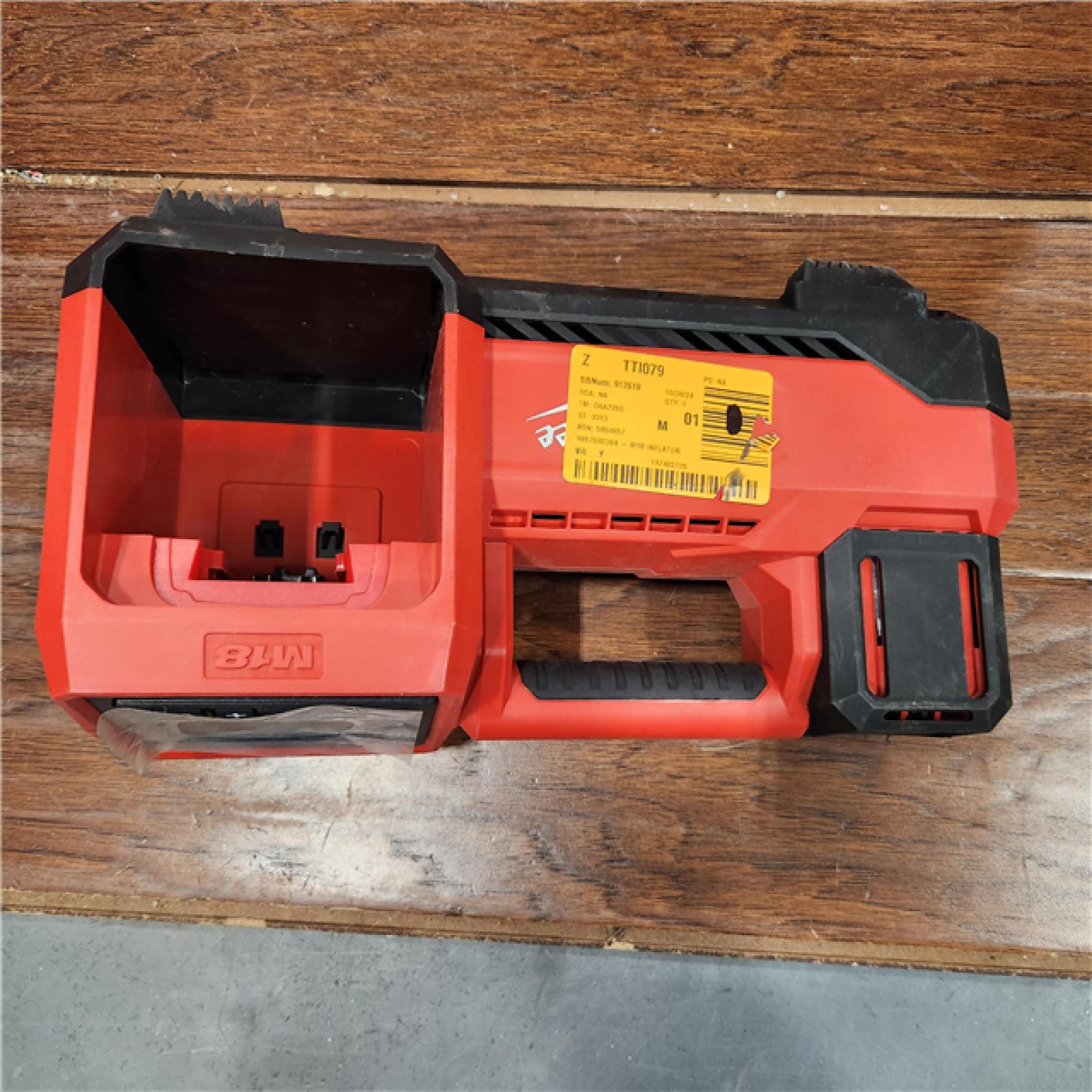 AS-IS Milwaukee M18 18 V 150 PSI Tire Inflator