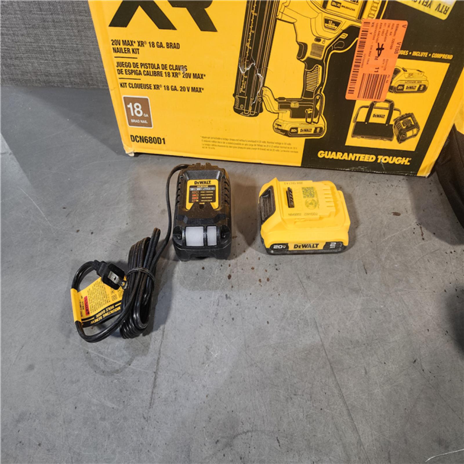 HOUSTON LOCATION - AS-IS DEWALT 20V MAX XR 18 Gauge Brad Nailer Kit