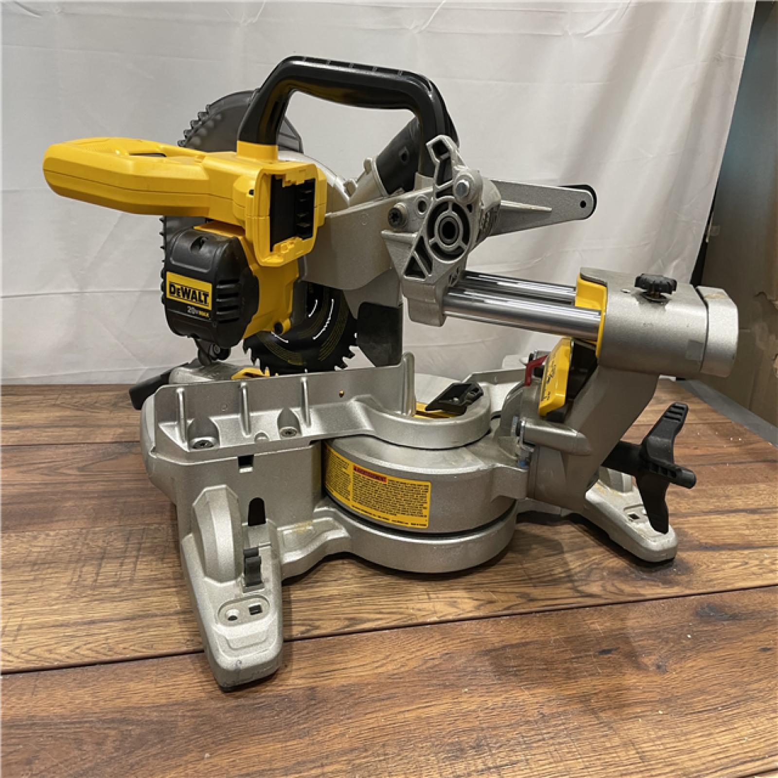 AS-IS DEWALT 20-Volt MAX Lithium-Ion Cordless 7-1/4 in. Miter Saw (Tool Only)