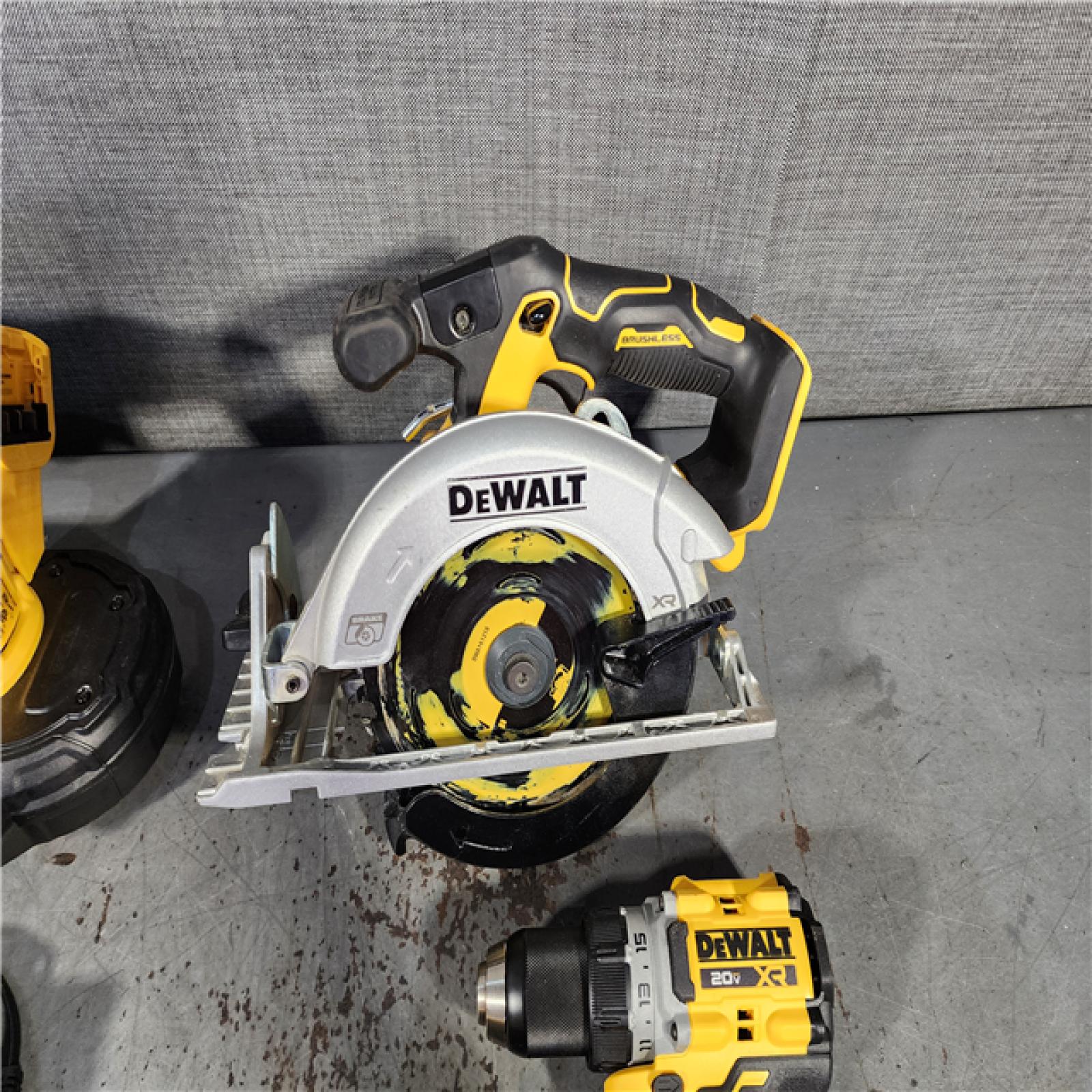 HOUSTON LOCATION - AS-IS DEWALT 4 TOOL COMBO KIT W/ (2) BATTERY & CHARGER