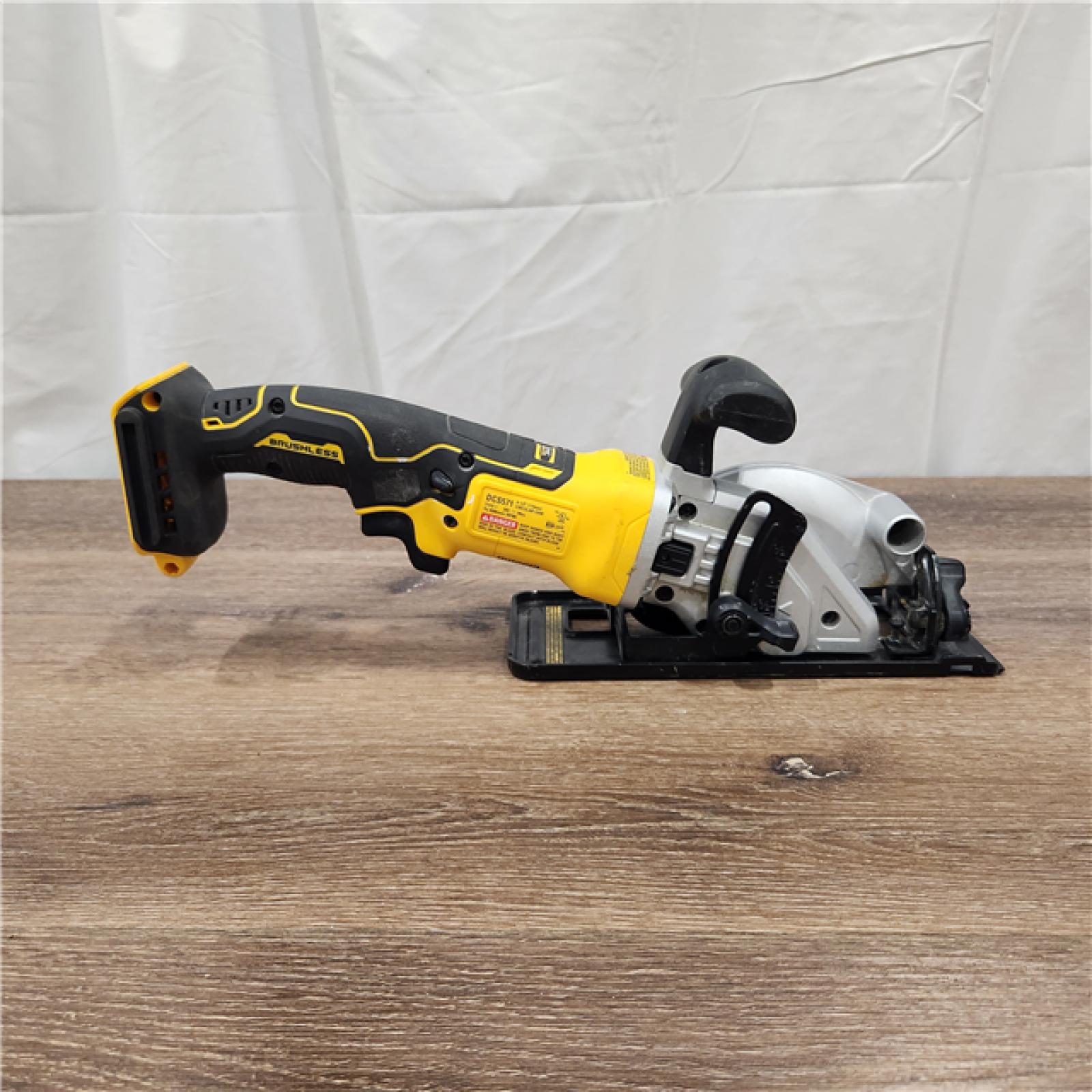 AS-IS ATOMIC 20V MAX Cordless Brushless 4-1/2 in. Circular Saw (Tool Only)