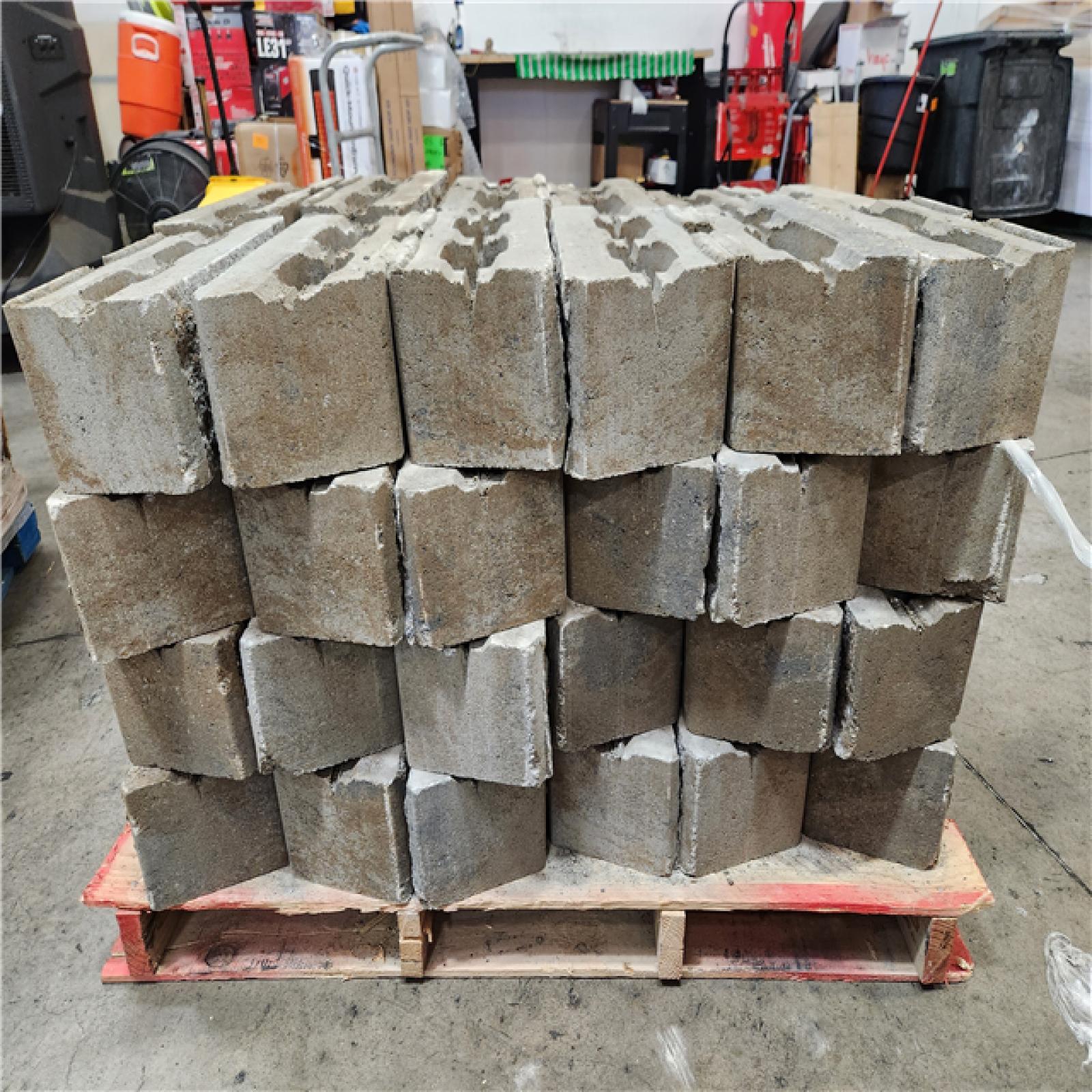 Phoenix Location Pavestone RockWall Large 6 in. x 17.5 in. x 7 in. Yukon Concrete Retaining Wall Block (48 Pcs. / 34.9 sq. ft. / Pallet)