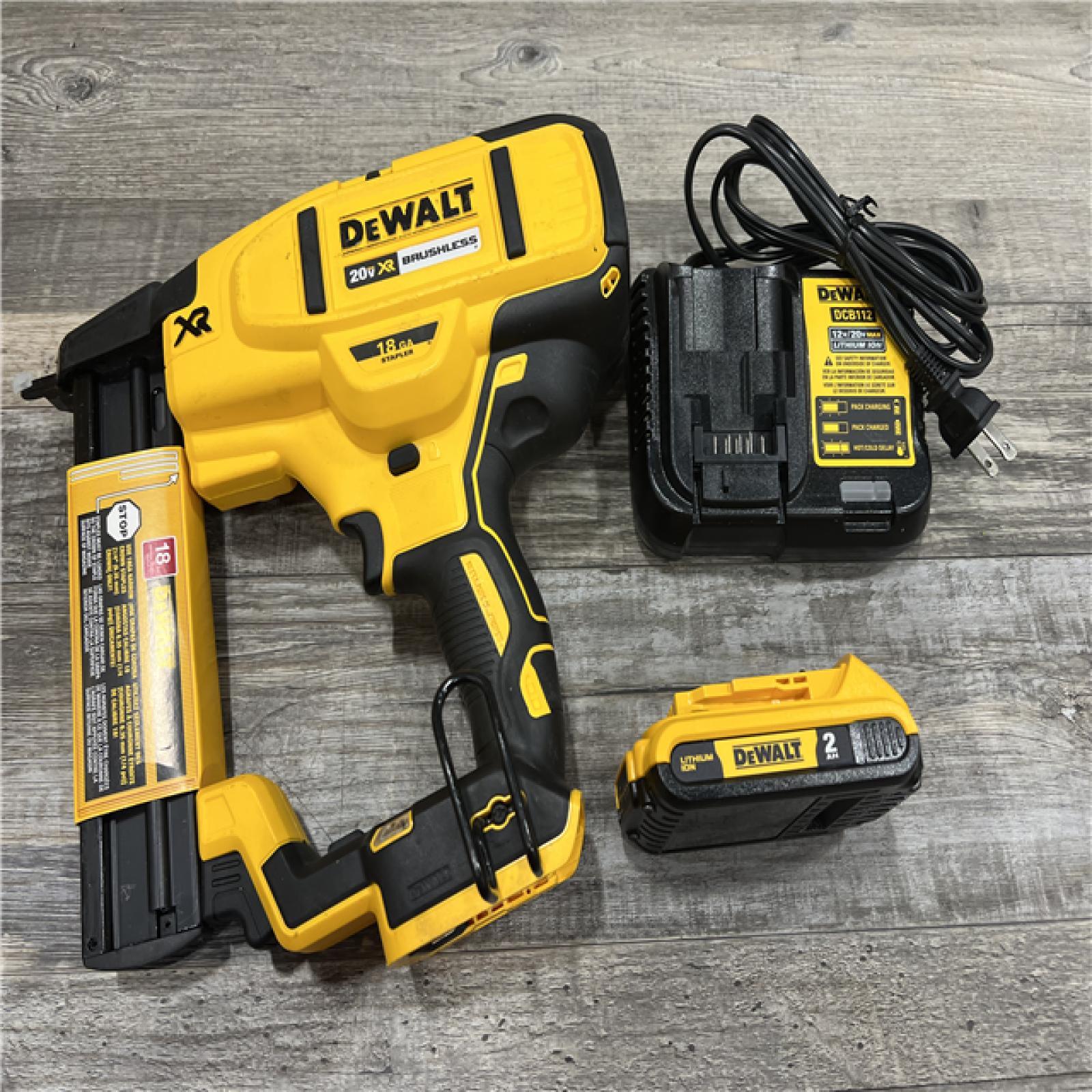 AS-IS DEWALT DCN681D1 20V 18Ga Stapler Kit