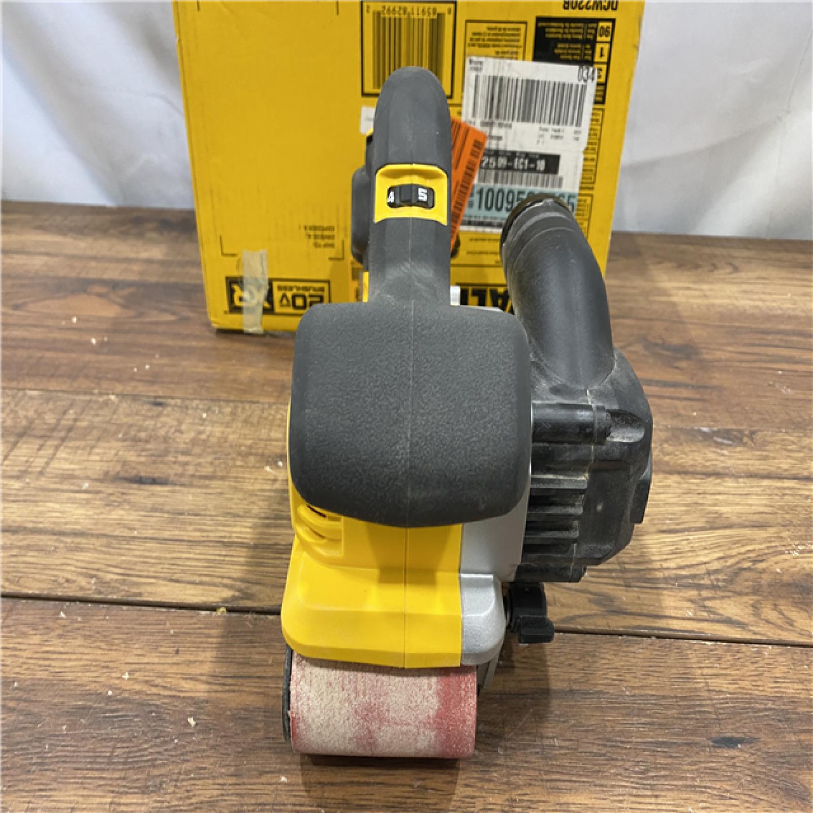 AS IS DEWALT 20V MAX* XR Brushless Cordless Belt Sander