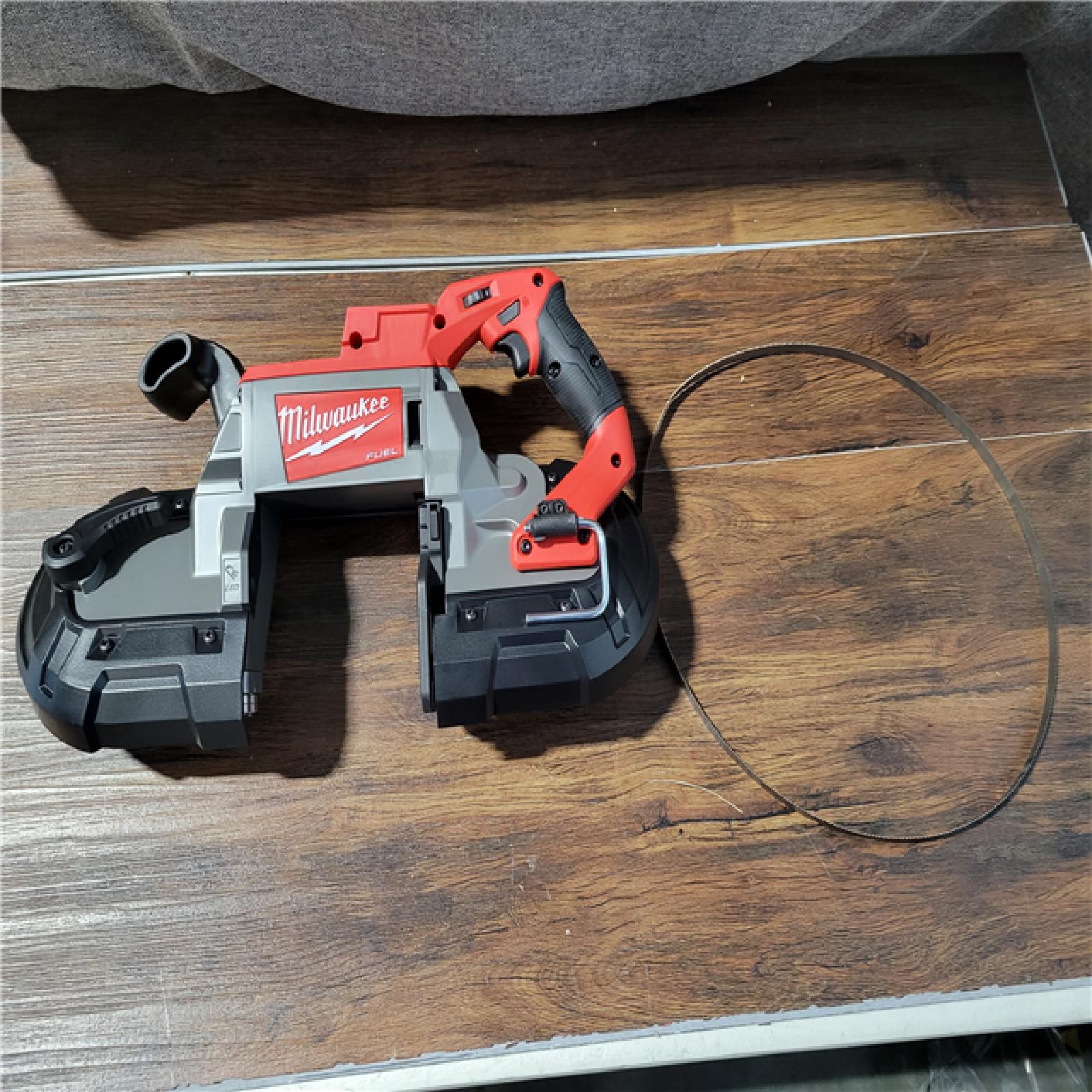 CALIFORNIA NEW MILWAUKEE M18 DEEP CUT VARIABLE SPEED BAND SAW(TOOL ONLY)