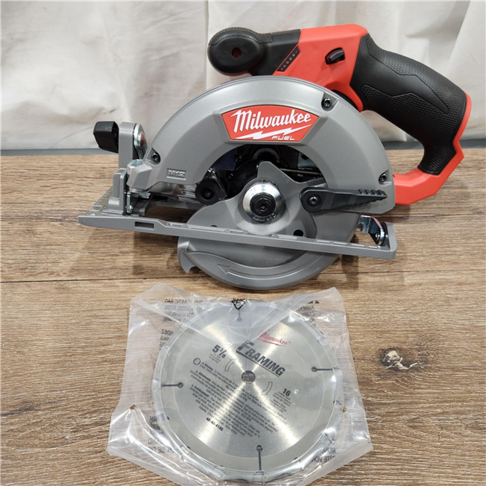 AS-IS Milwaukee 2530-20 - M12 Fuel 5-1/2  12V Cordless Brushless Circular Saw Bare Tool