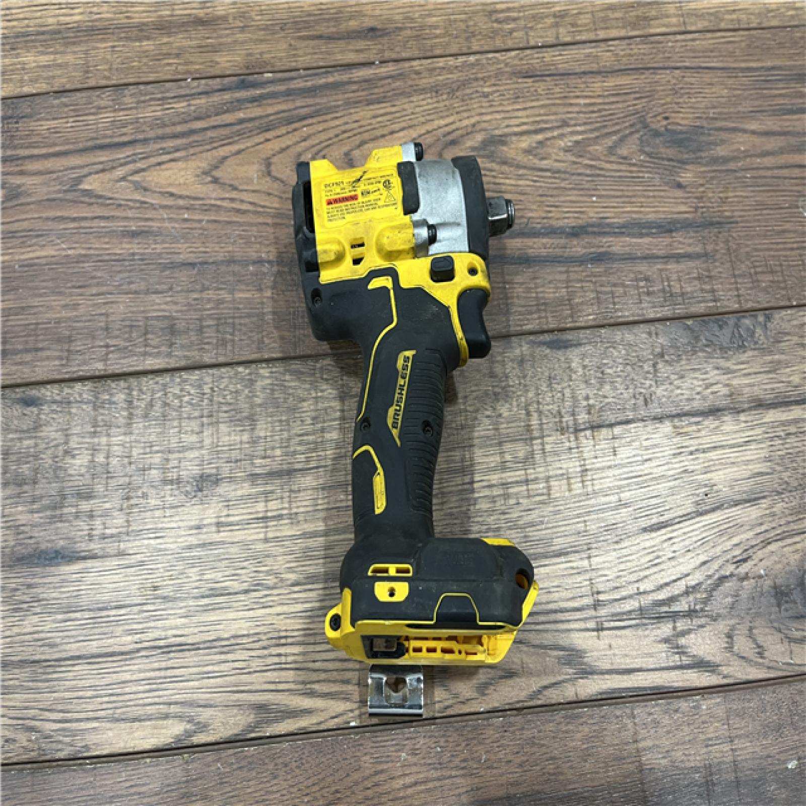 AS-IS DeWalt DCF921 18v XR Cordless Brushless 1/2 Compact Impact Wrench No Batteries No Charger No Case ( TOOL ONLY )