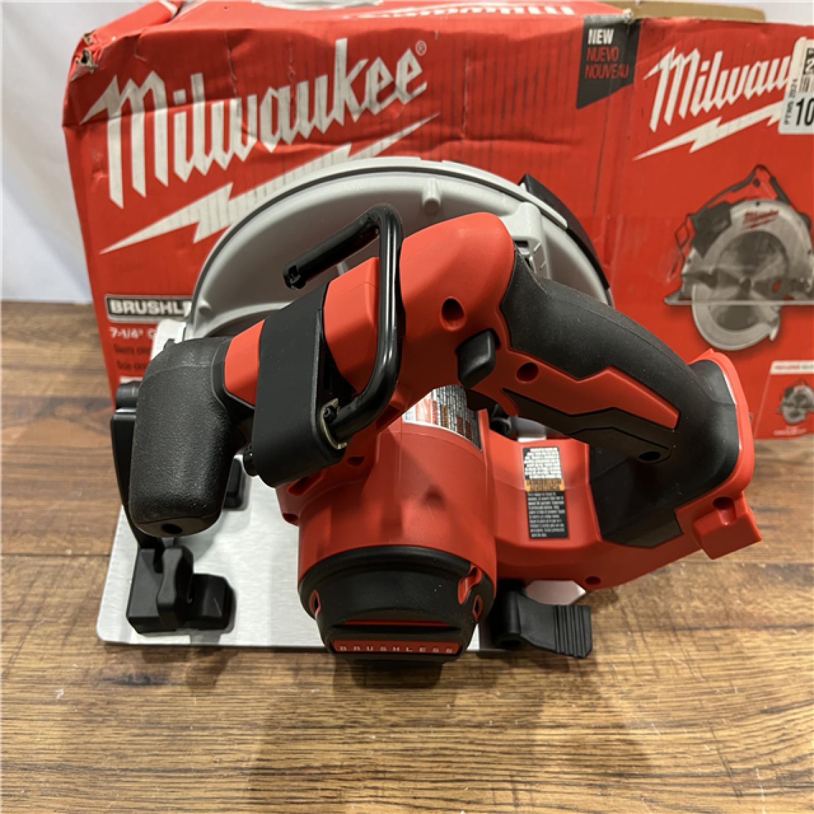 AS IS Milwaukee M18 7-1/4  18V Brushless Circular Saw 2631-20 (Bare Tool)