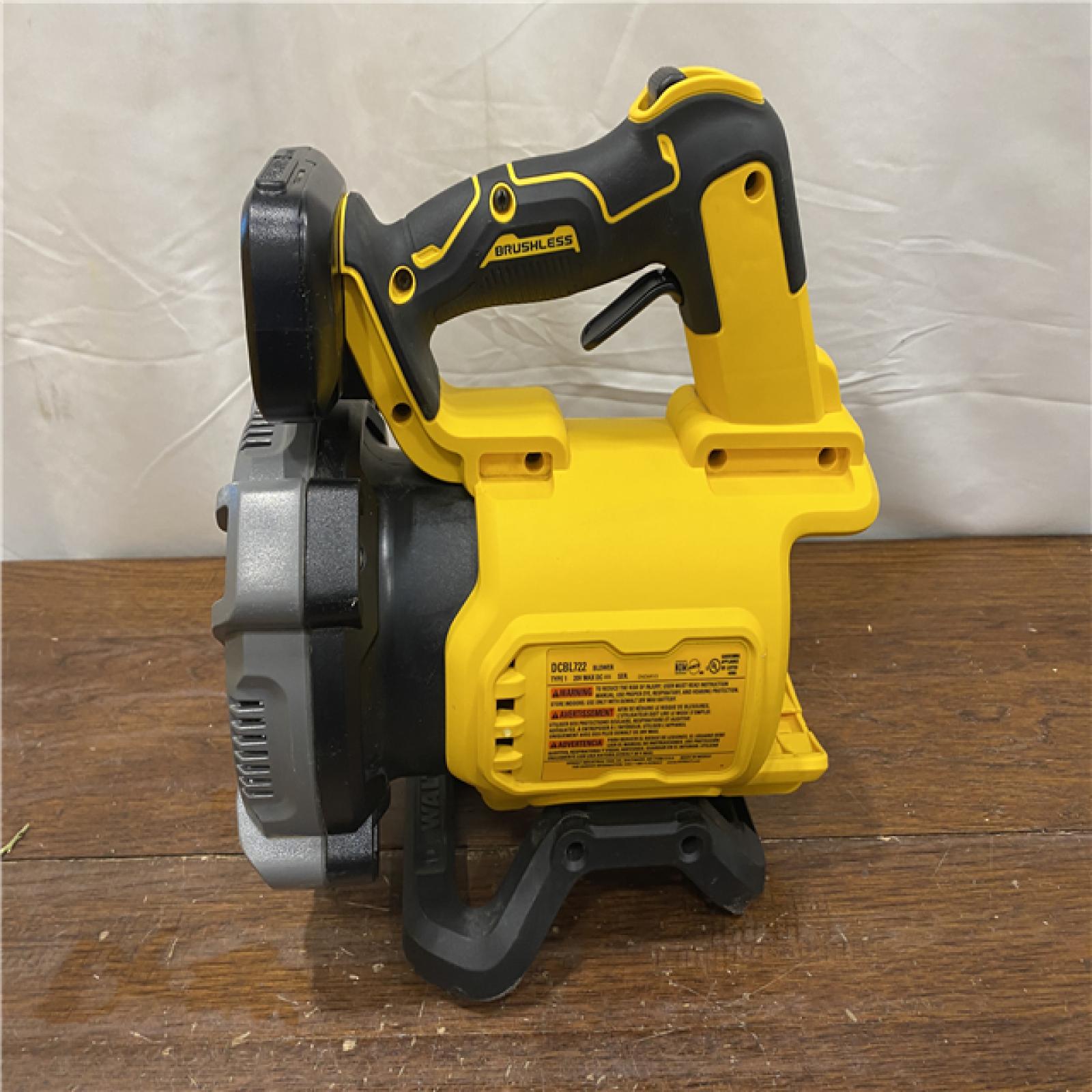 AS-IS DEWALT 20V MAX* XR Brushless Cordless Handheld Blower Kit