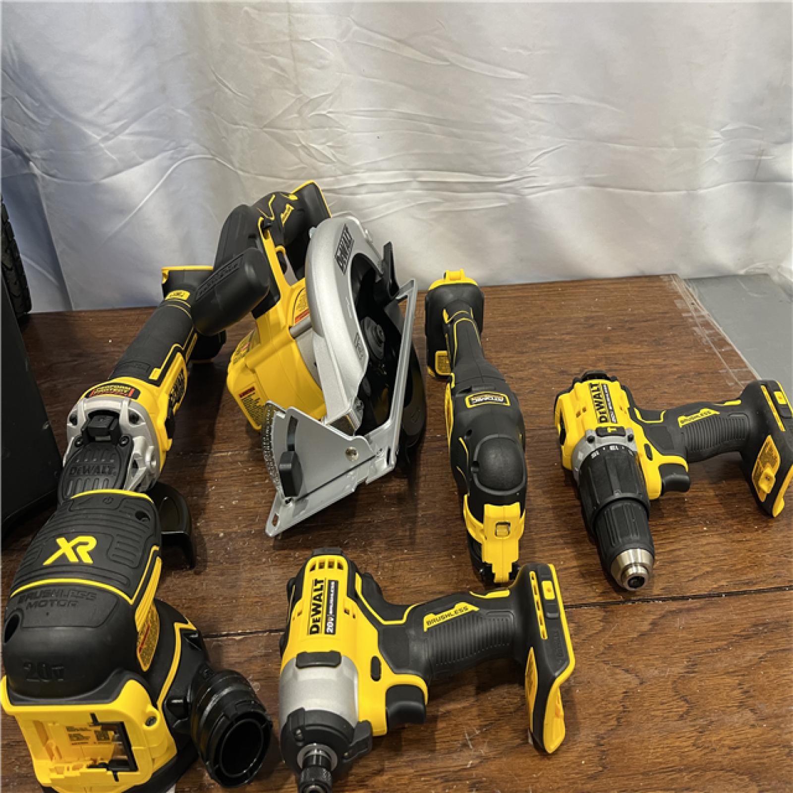 AS-ISDewalt 20-Volt MAX ToughSystem Lithium-Ion 6-Tool Cordless Combo Kit