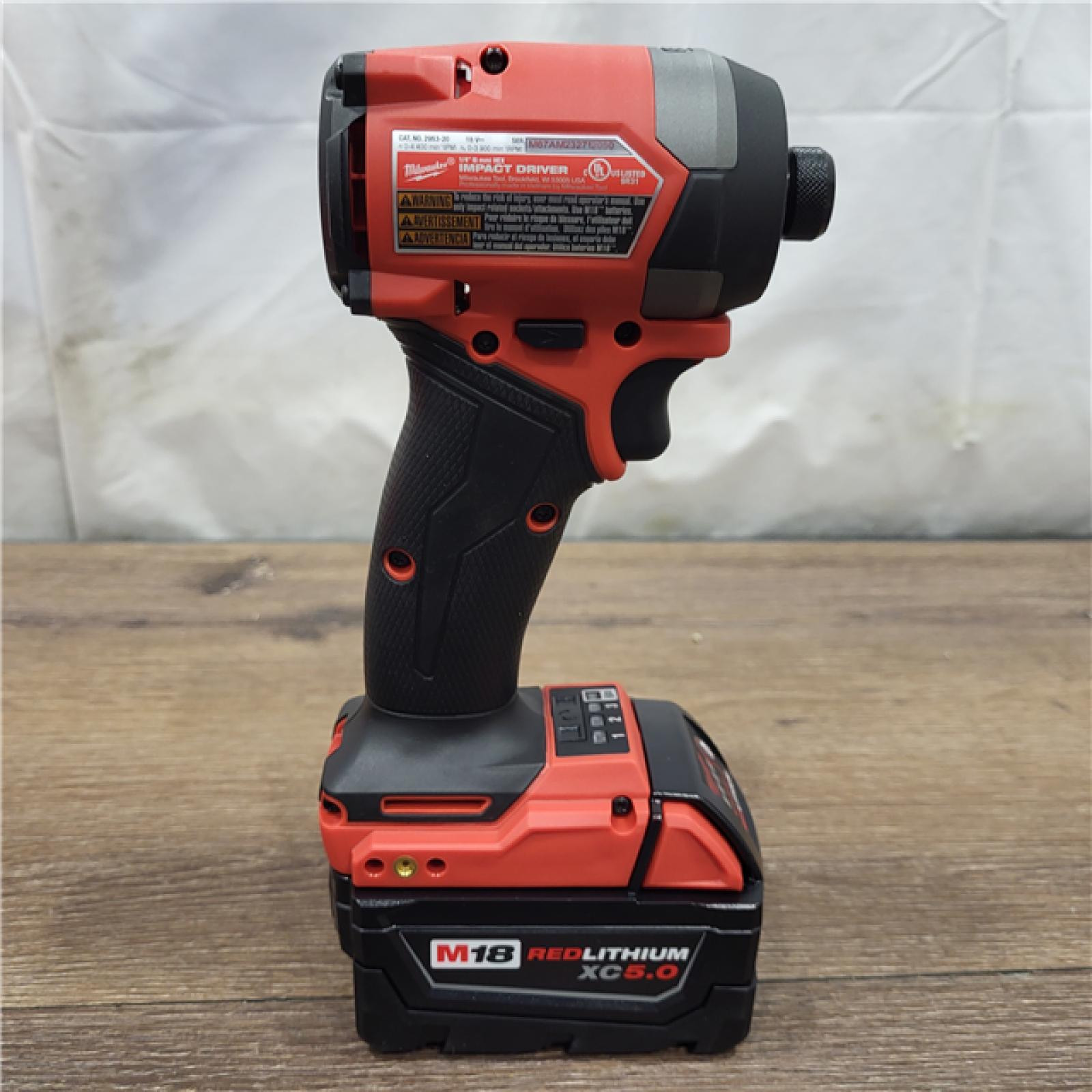 AS-IS Milwaukee 2953-22 M18 FUELâ„¢ 1/4   Hex Impact Driver Kit