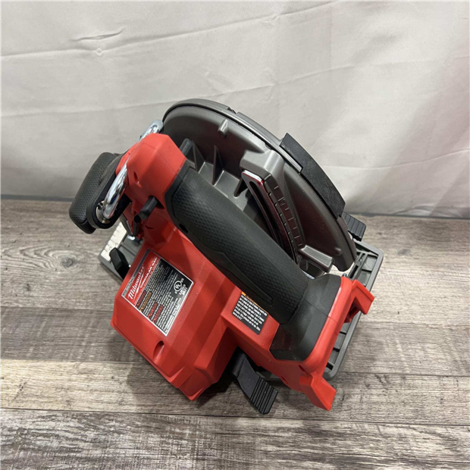 AS-IS MILWAUKEE M18 FUEL 18V Lithium-Ion Brushless Cordless 7-1/4 in. Circular Saw (Tool-Only)