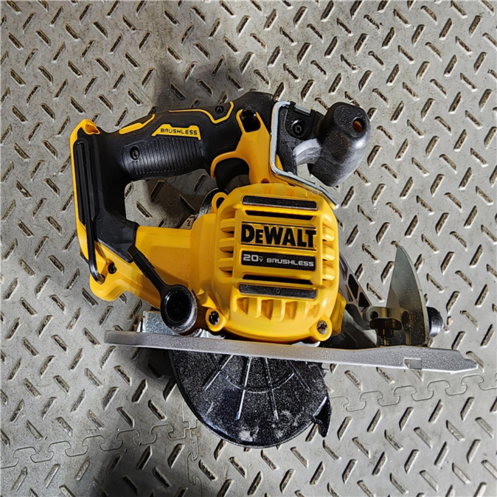 HOUSTON LOCATION - AS-IS DeWALT DCS565B 20V Max Brushless 6.5   Cordless Circular Saw (TOOL ONLY)