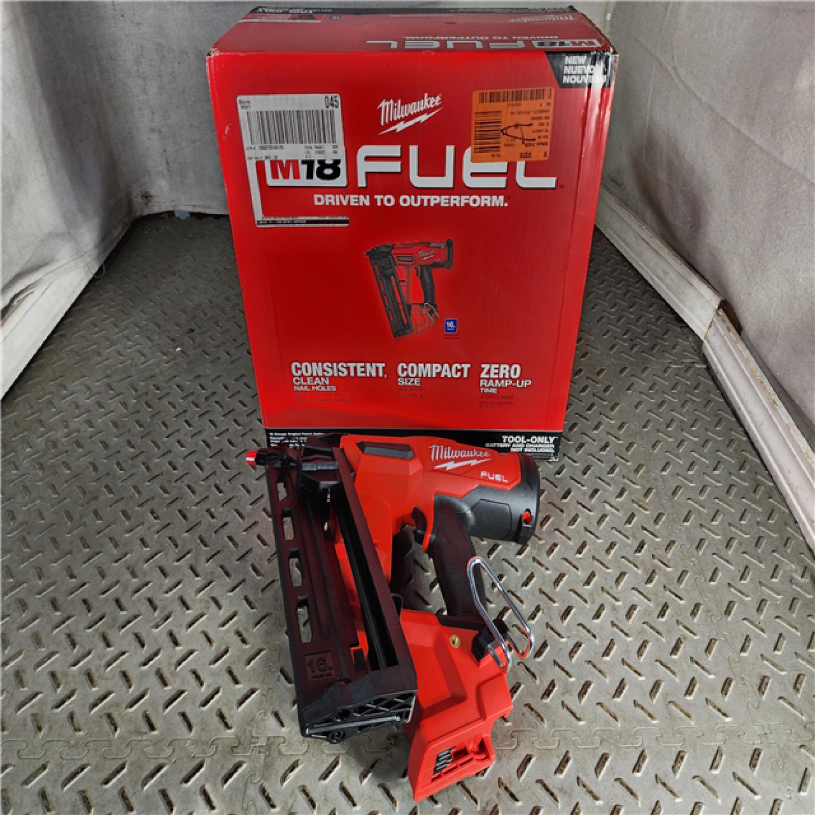 HOUSTON LOCATION - AS-IS (APPEARS LIKE NEW) Milwaukee 2841-20 18V Cordless Gen II 16 Gauge Angled Finish Nailer (Tool Only)