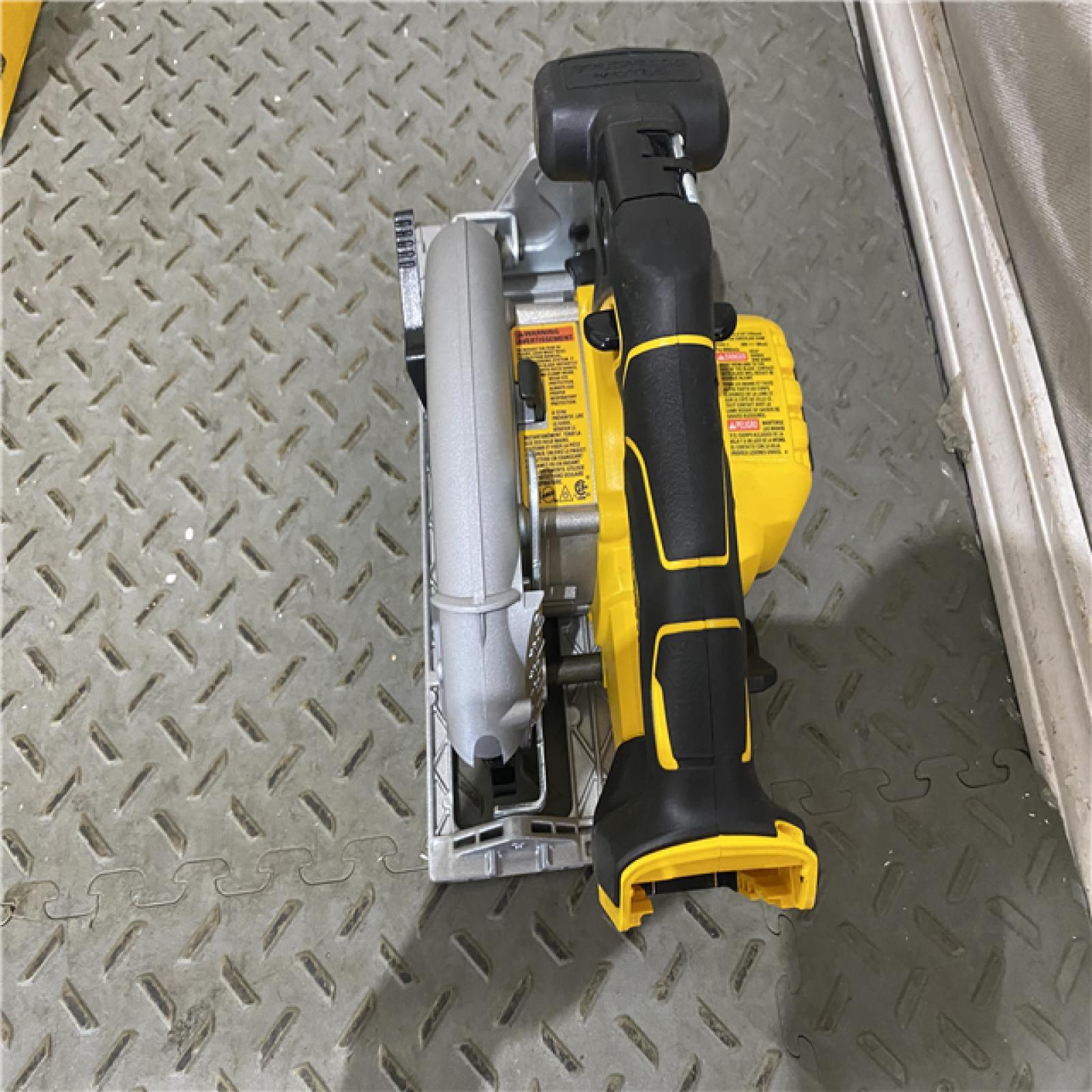 Houston location AS-IS DeWALT DCS565B 20V Max Brushless 6.5   Cordless Circular Saw