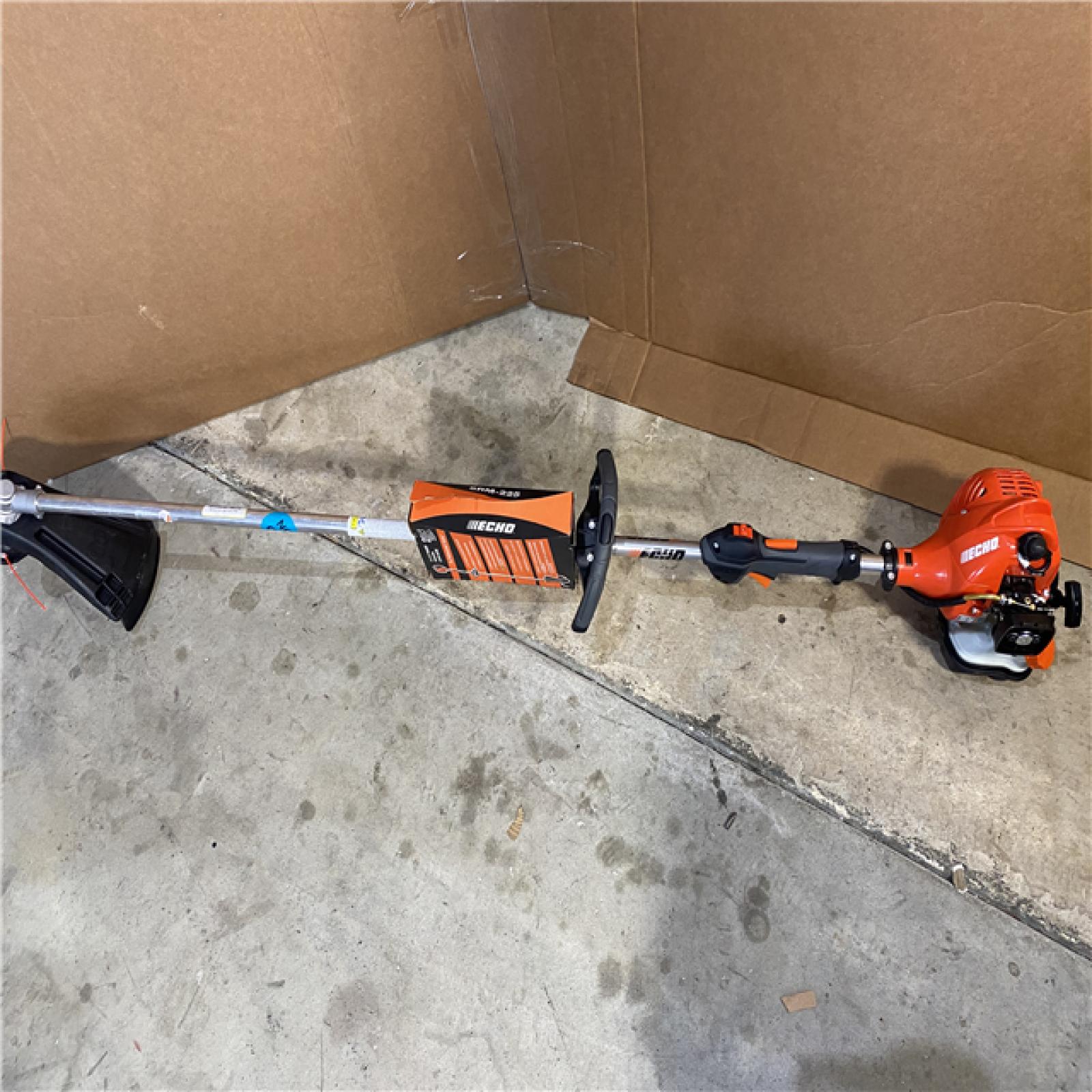 HOUSTON LOCATION - AS-IS 21.2 Cc Gas 2-Stroke Straight Shaft String Trimmer