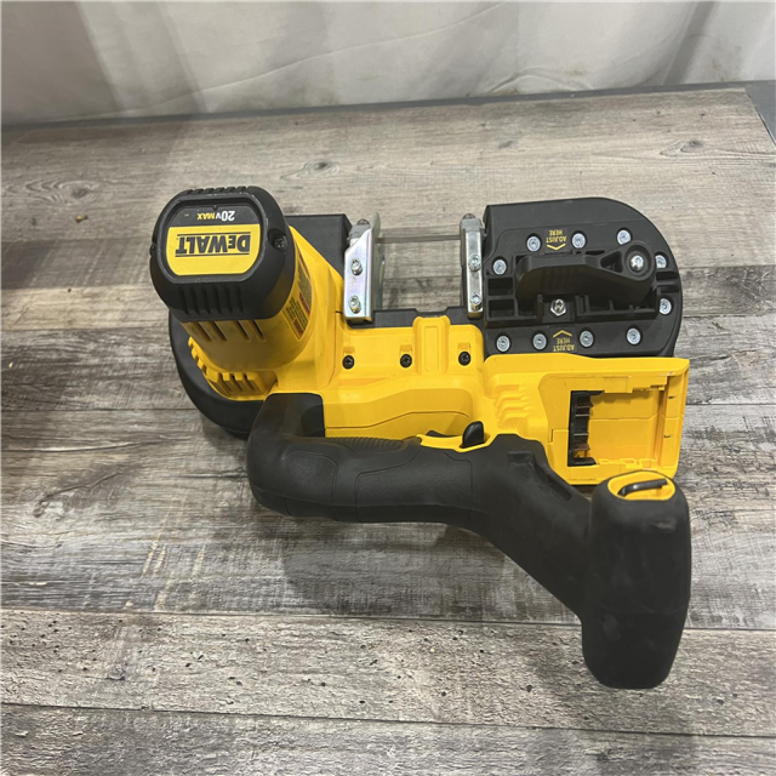 AS-IS DeWalt 20V MAX Cordless Lithium-Ion 15 in Band Saw (Tool Only)