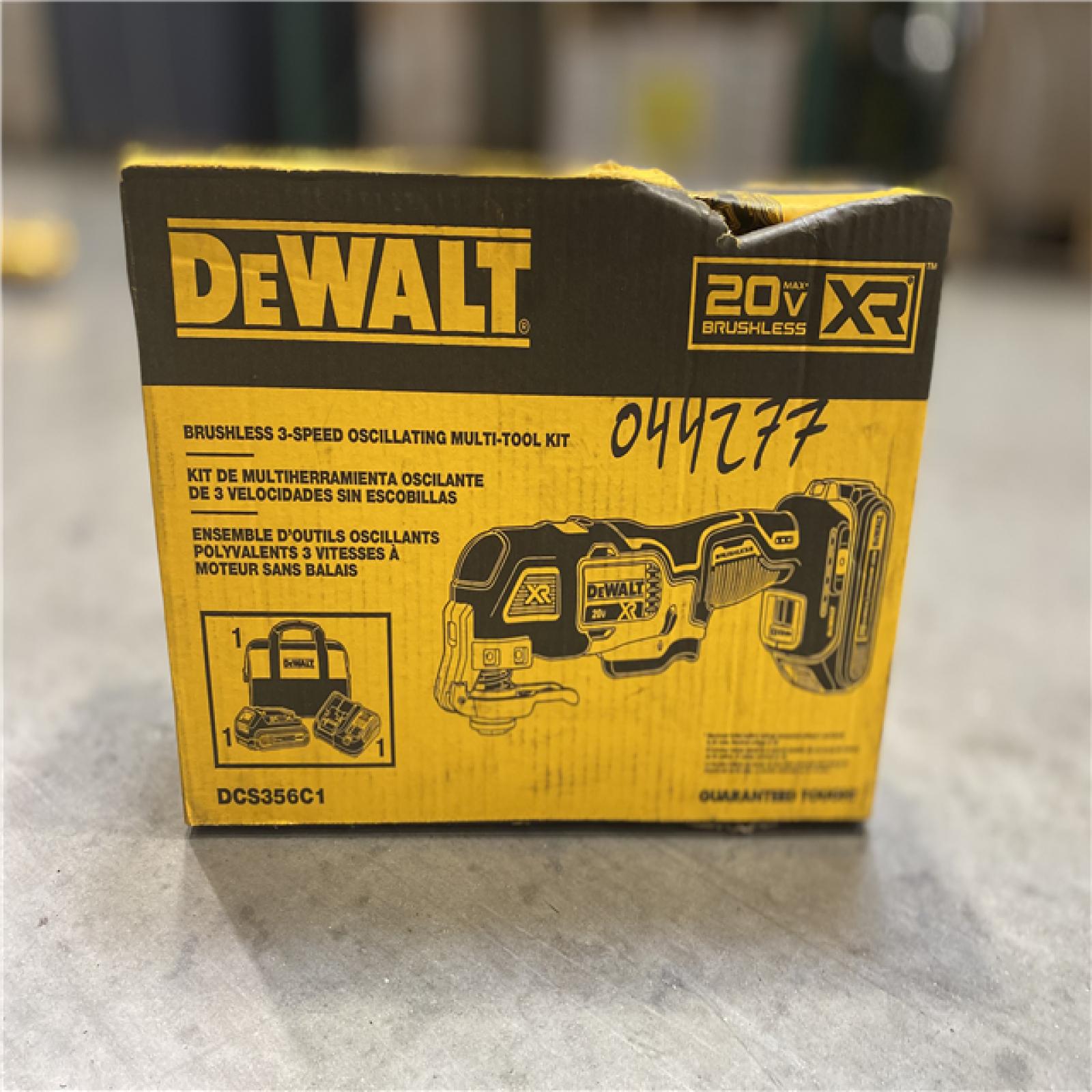 NEW! -DEWALT 20V MAX XR Cordless Brushless 3-Speed Oscillating Multi Tool with (1) 20V 1.5Ah Battery and Charger