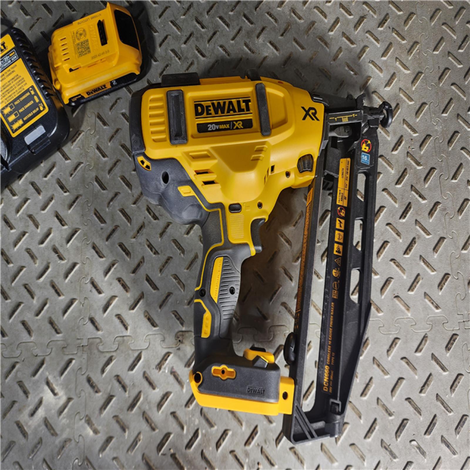 HOUSTON LOCATION - AS-IS (APPEARS LIKE NEW) DeWalt DCN660D1 20V 16 Gauge Cordless Angled Finish Nailer Kit W/ 2Ah Battery