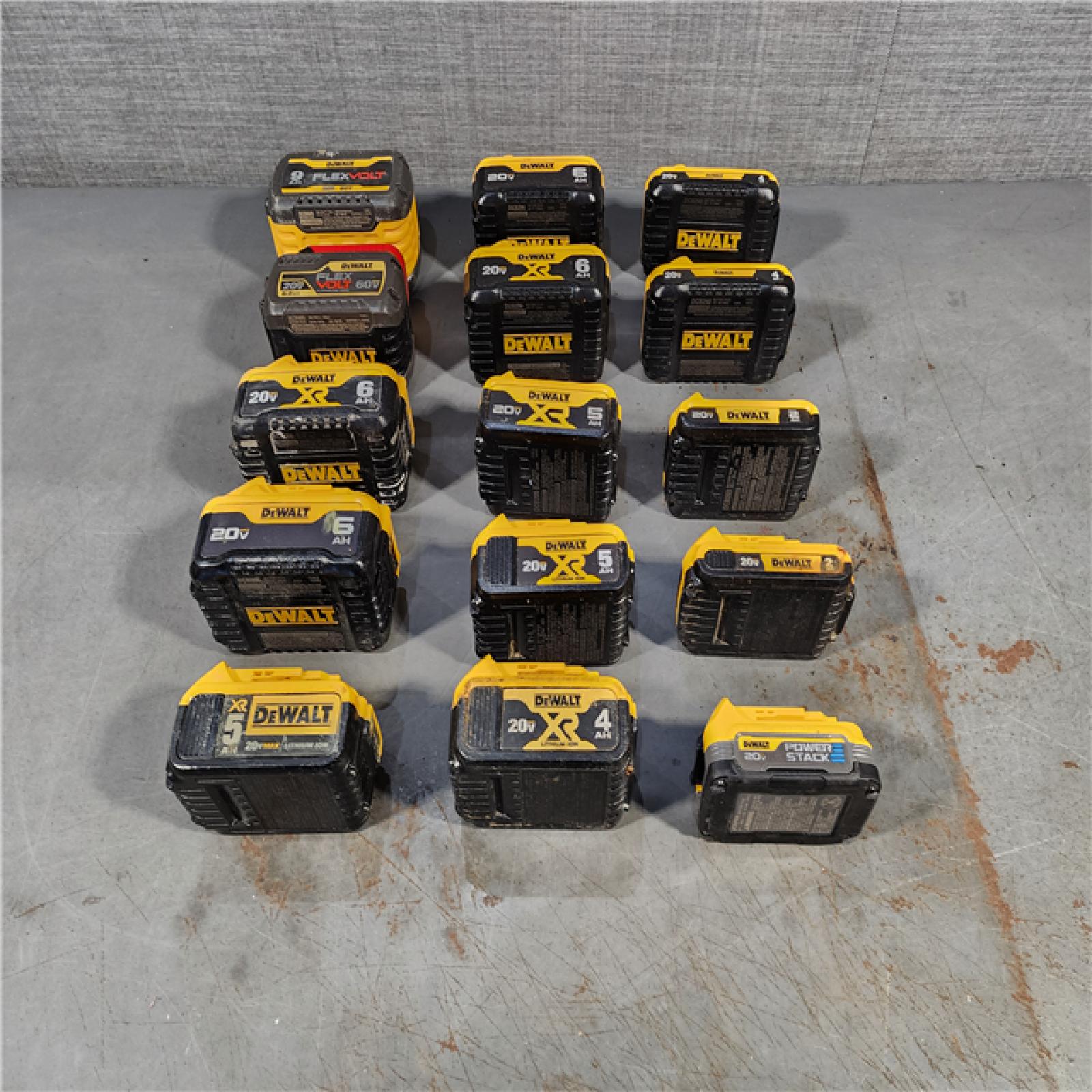 HOUSTON LOCATION - AS-IS DEWALT BATTERY PACK QTY - 15