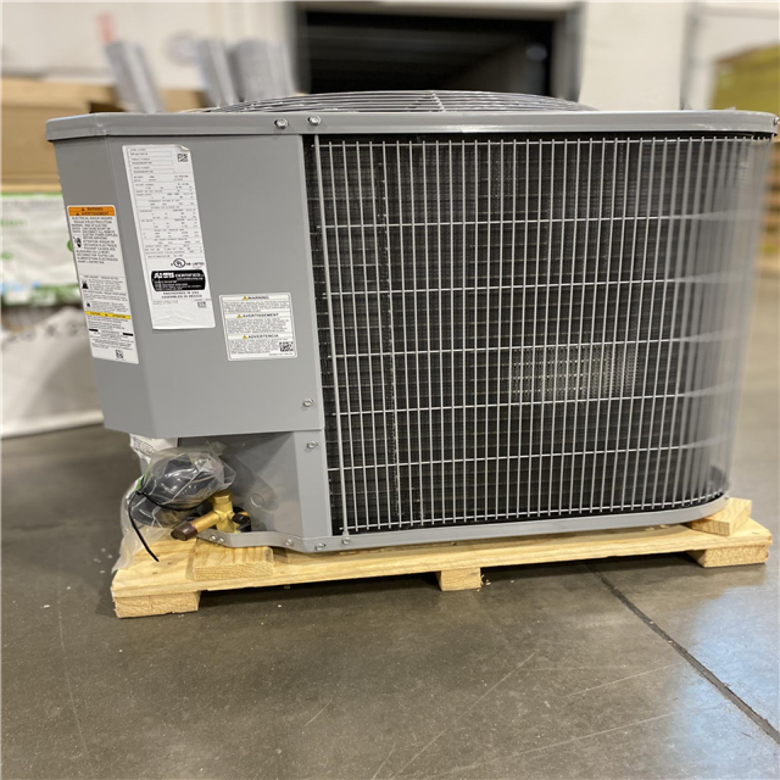 DALLAS LOCATION - Smartcomfort® by Carrier 3 Ton 14 SEER Heat Pump - 2022 Model - Northern States