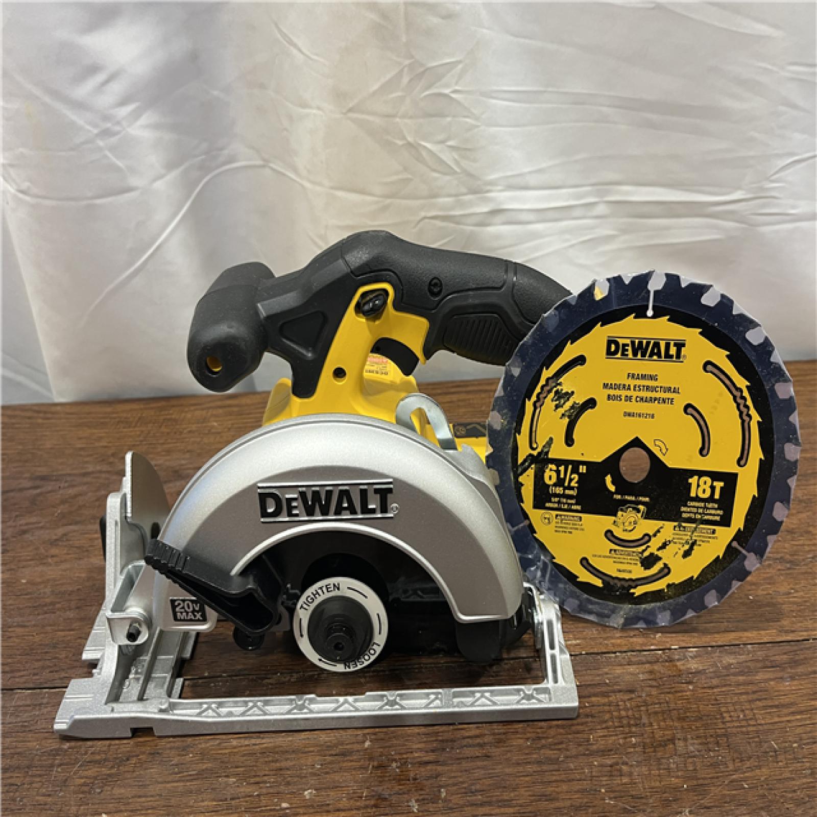 AS-ISDEWALT 6-1/2'' 165MM CIRCULAR SAW