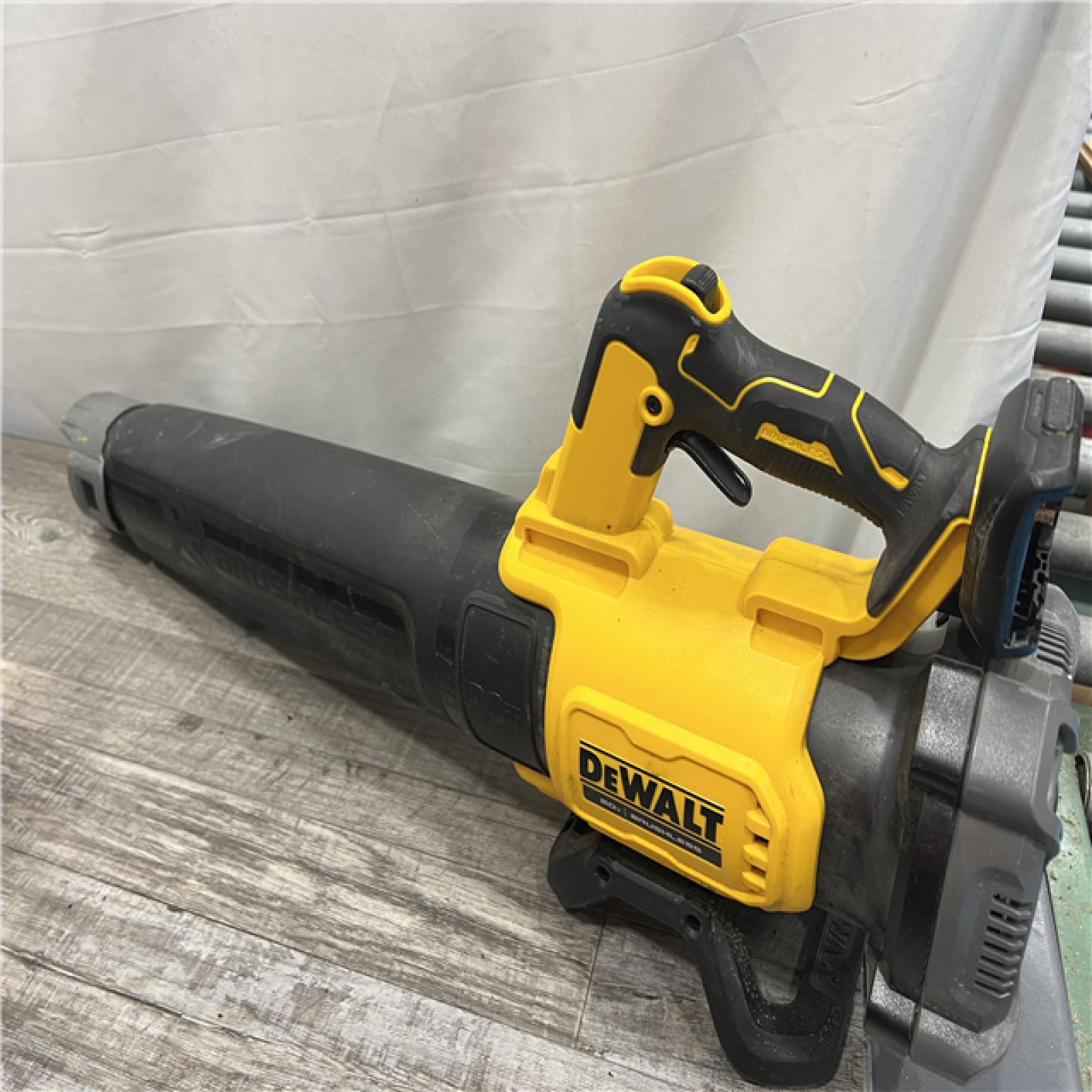 AS-IS DEWALT 20V MAX 125 MPH 450 CFM Brushless Cordless Battery Powered Blower (Tool Only)