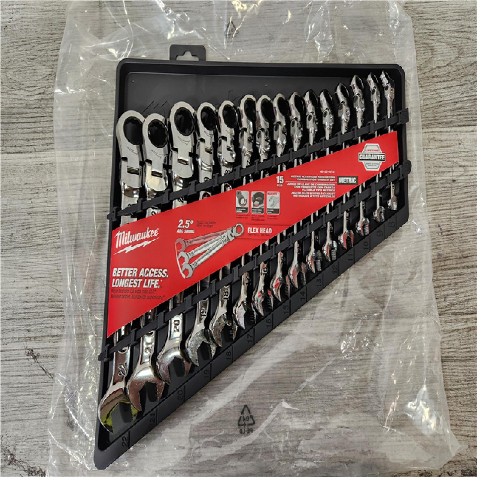 Phoenix Location NEW Milwaukee 144-Position Flex-Head Ratcheting Combination Wrench Set Metric (15-Piece)