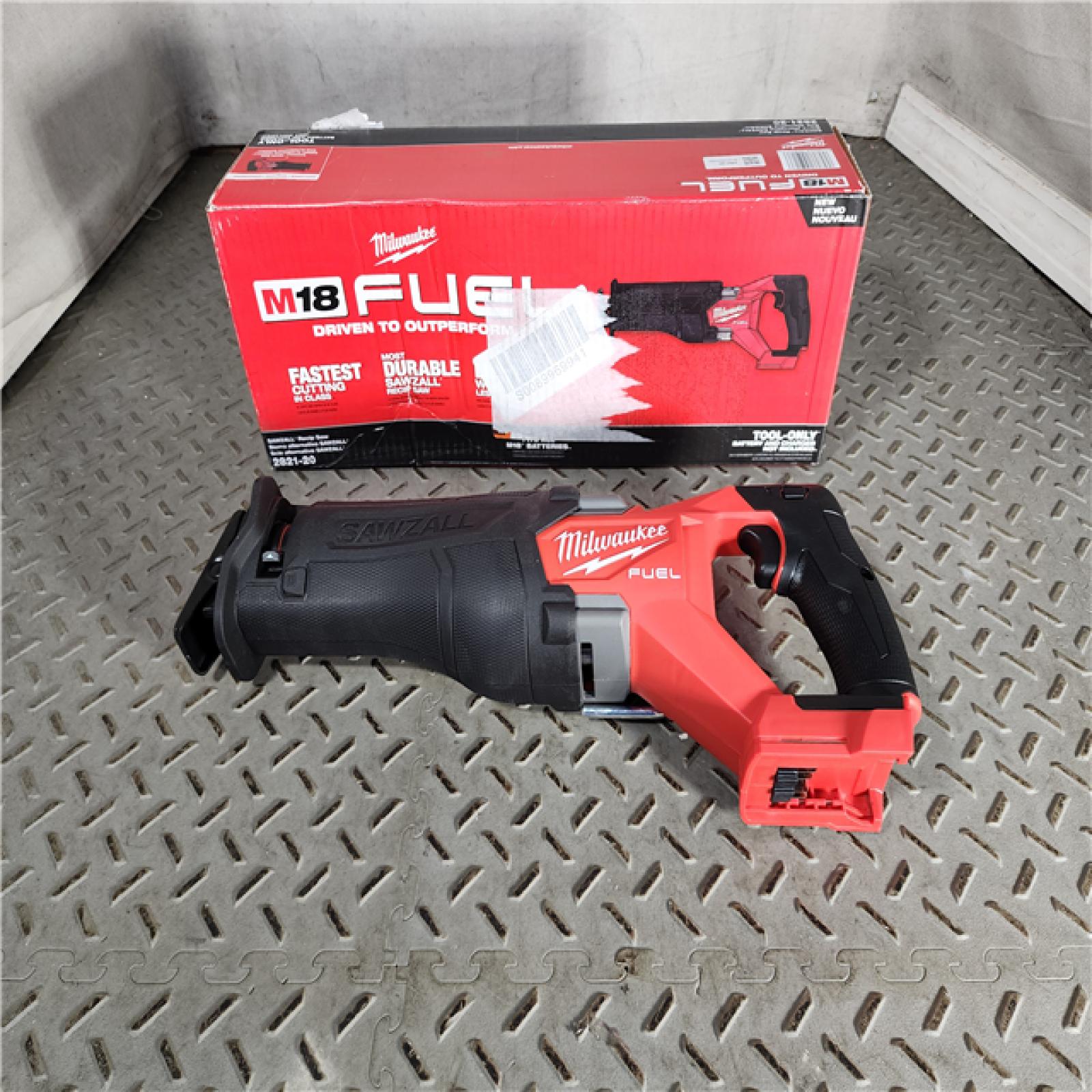 HOUSTON LOCATION - AS-IS (APPEARS LIKE NEW) Milwaukee M18 18V Fuel Sawzall 1-1/4  Reciprocating Saw Cordless Lithium-Ion Brushless 2821-20 (TOOL ONLY)