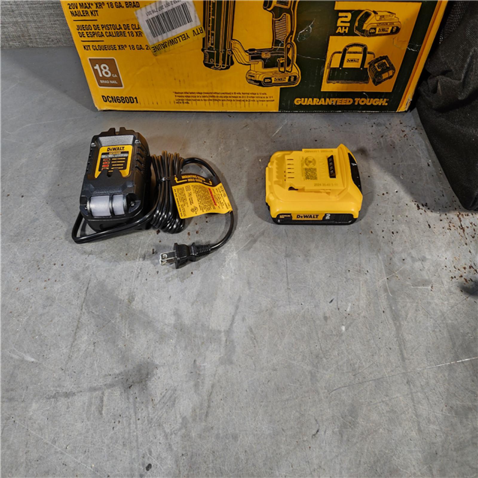 HOUSTON LOCATION - AS-IS DEWALT 20V MAX XR 18 Gauge Brad Nailer Kit