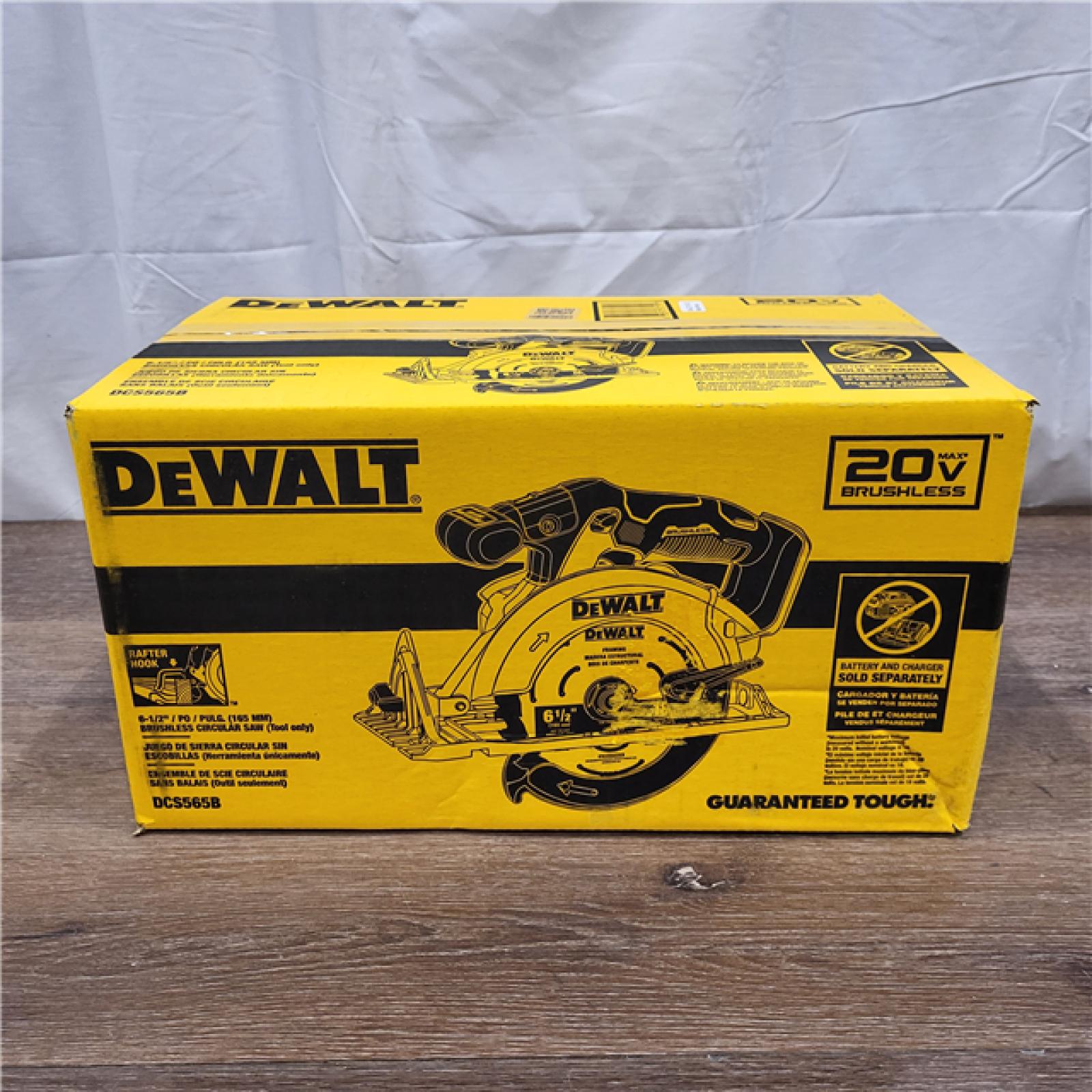 NEW!  DeWALT DCS565B 20V Max Brushless 6.5   Cordless Circular Saw