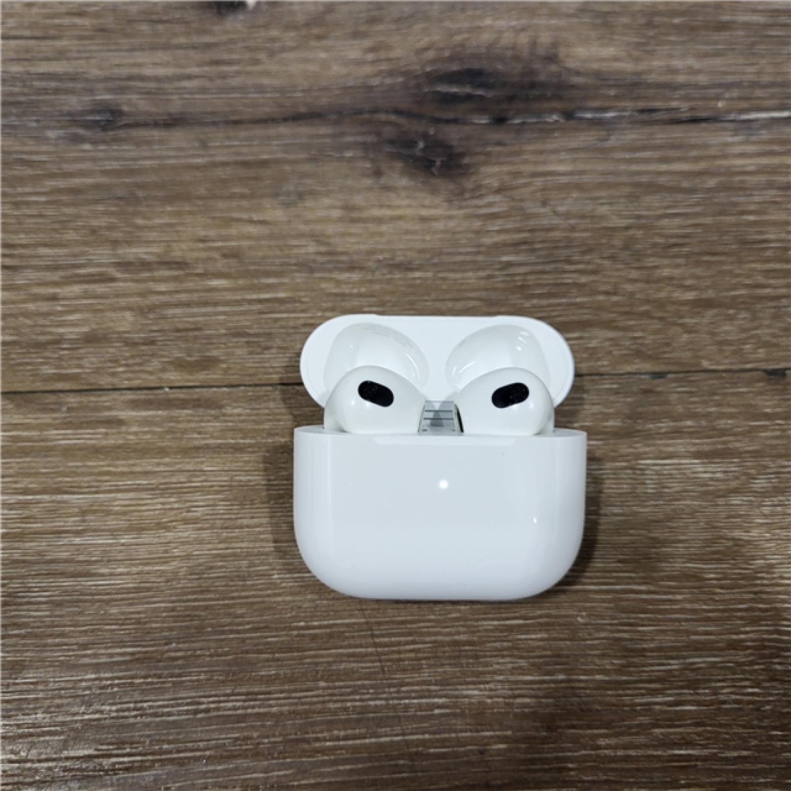 AS-IS Apple - AirPods (3rd generation) with Lightning Charging Case - White