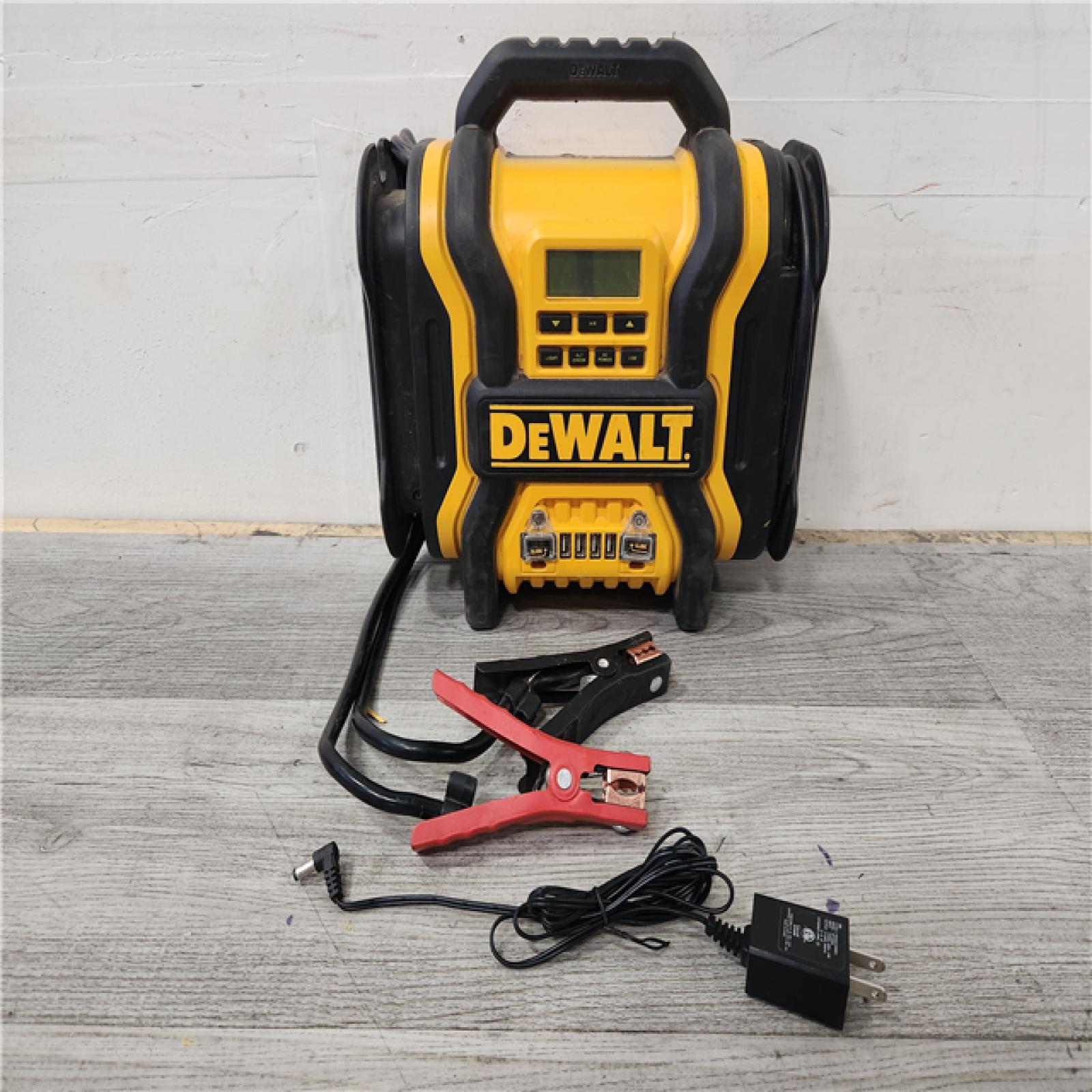 Phoenix Location DEWALT Portable Power 2000 Peak Amp Jump Starter w/Digital Compressor