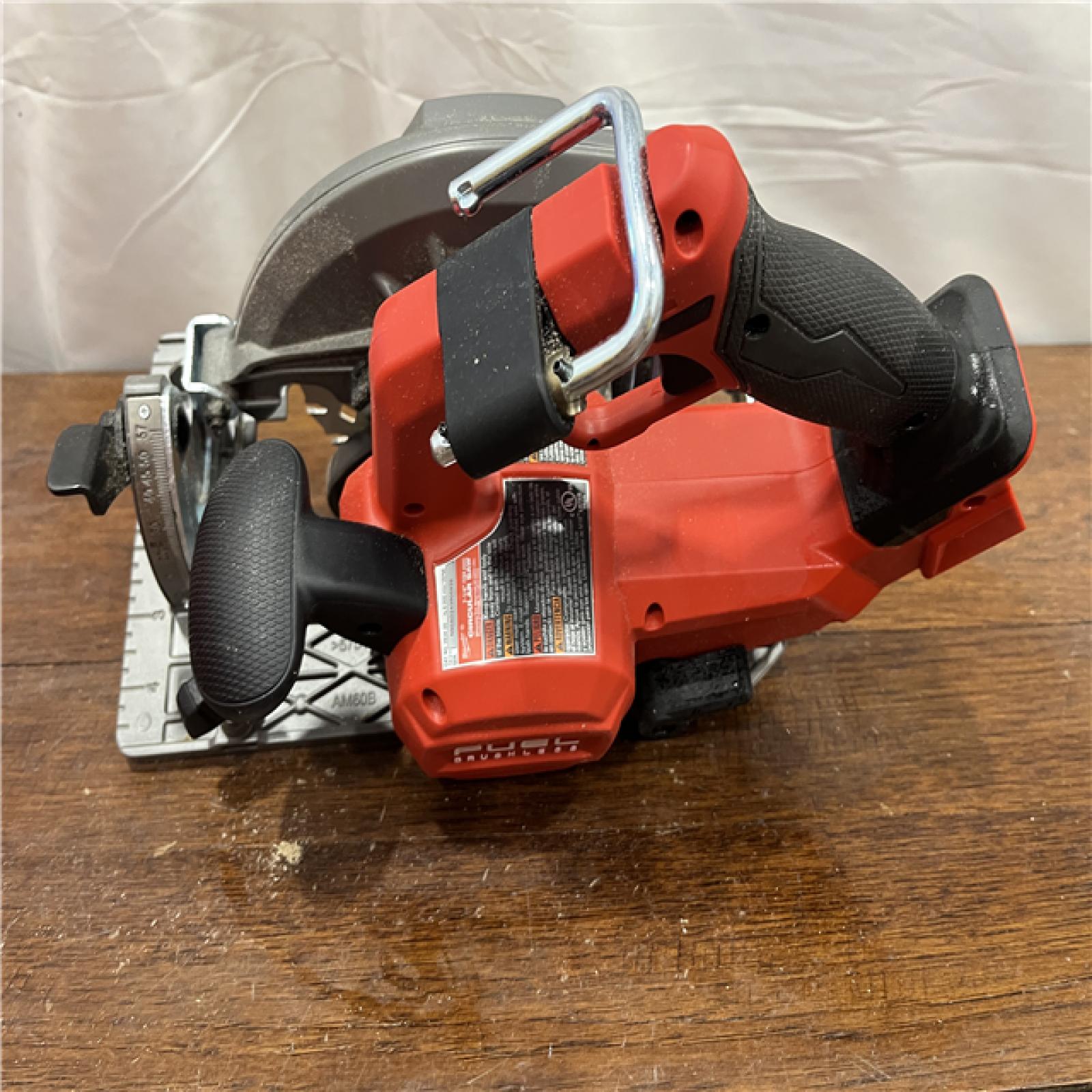 AS-ISMilwaukee M18 FUEL 18V Lithium-Ion Brushless Cordless 7-1/4 in. Circular Saw (Tool-Only)