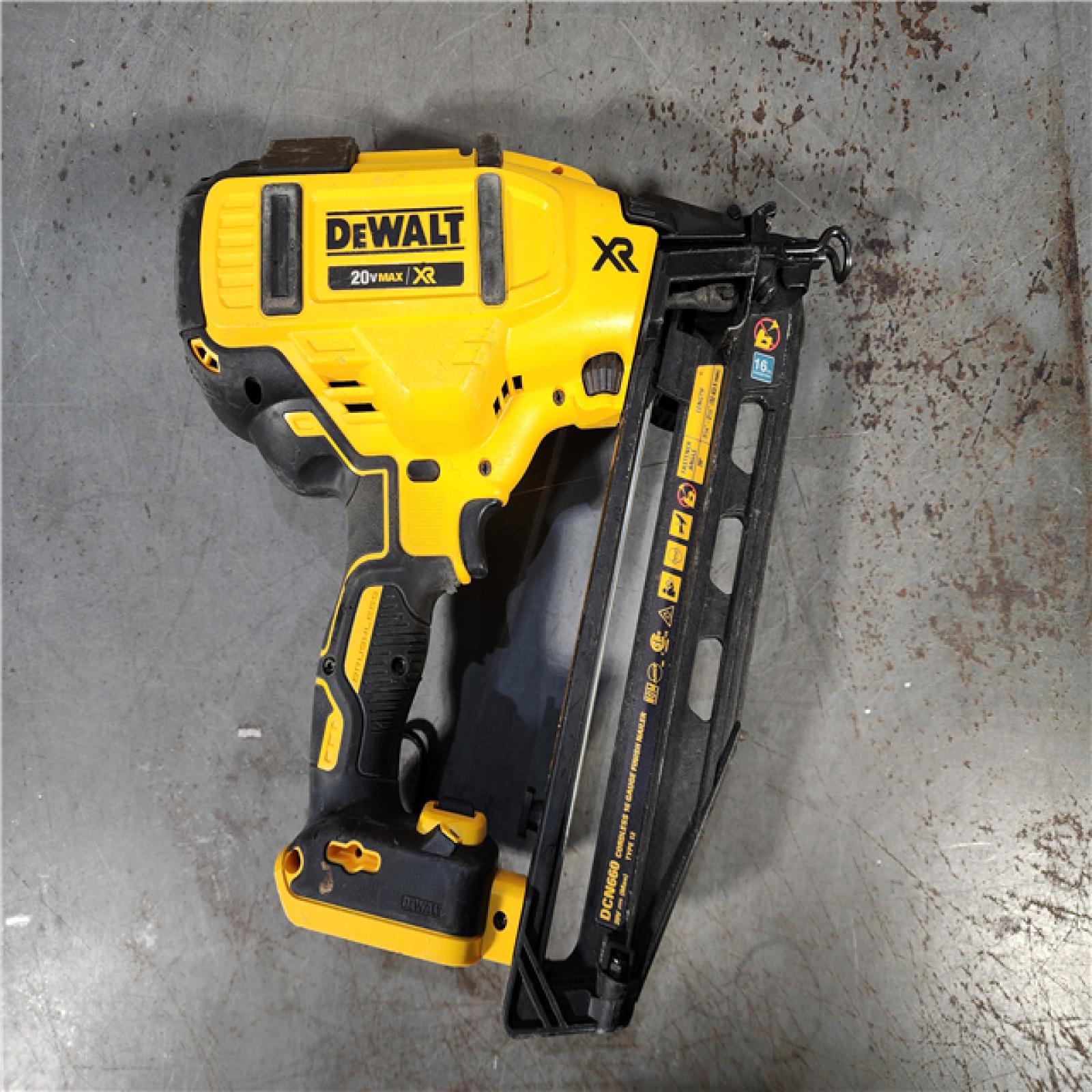 HOUSTON LOCATION - AS-IS DEWALT 20V MAX XR Lithium-Ion Electric Cordless 16-Gauge Angled Finishing Nailer (Tool Only)