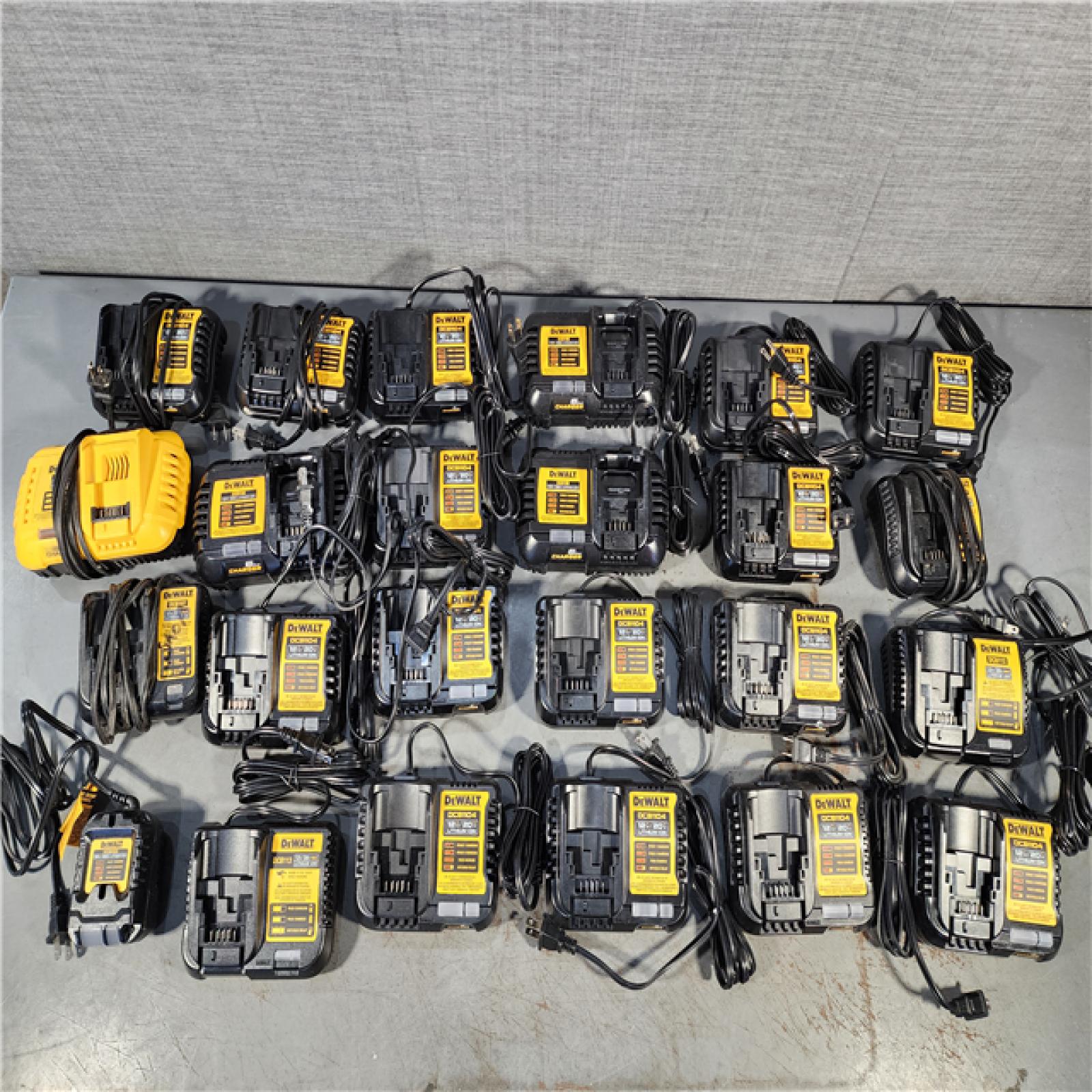 HOUSTON LOCATION - AS-IS DEWALT BATTERY CHARGER PACK QTY - 24