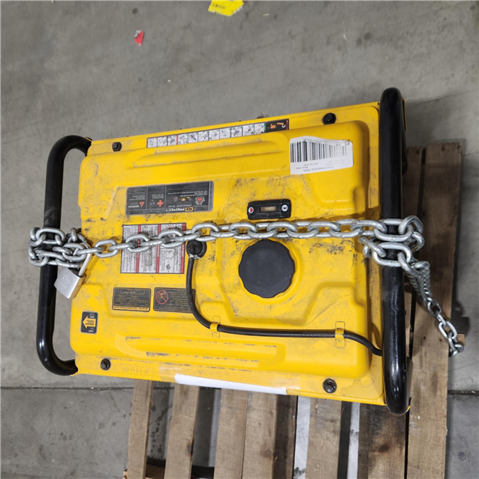 Dallas Location - As-Is Dewalt DXGNR6500 6500 Watt 389cc Portable Gas Generator