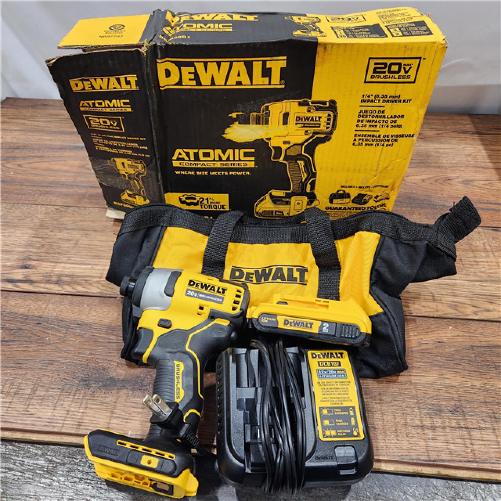 AS-IS DEWALT ATOMIC 20V MAX* Brushless Cordless Compact 1/4 in. Impact Driver Kit