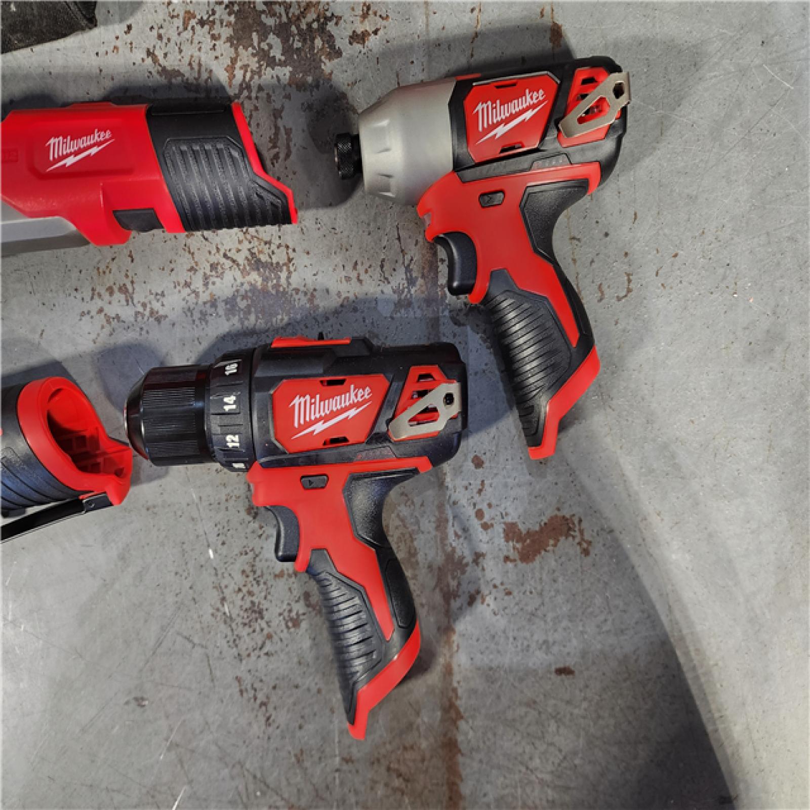 HOUSTON LOCATION - AS-IS Milwaukee 5 Tool Combo Kit W/ (2) Battery & Charger