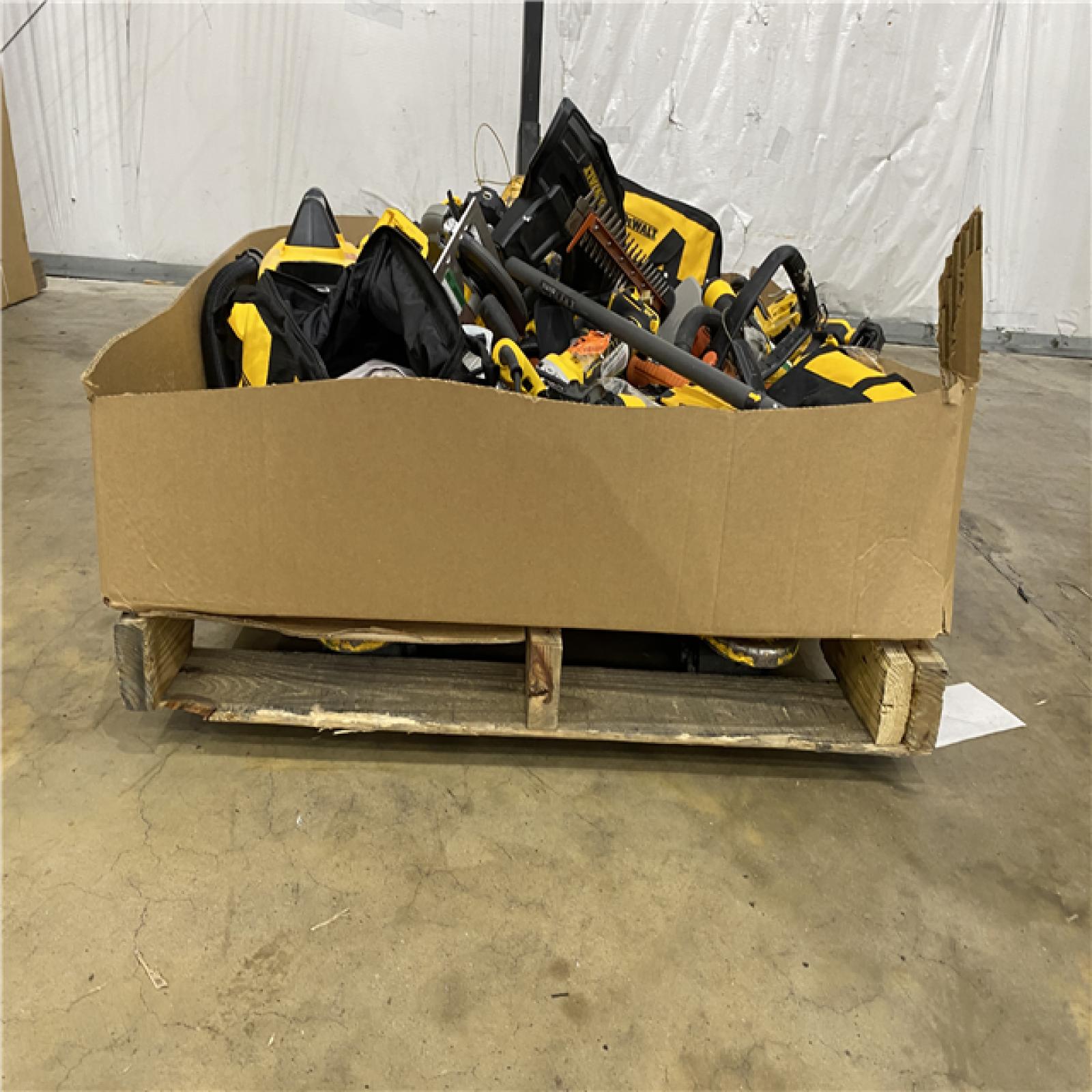 Houston Location AS IS - Tool Pallet