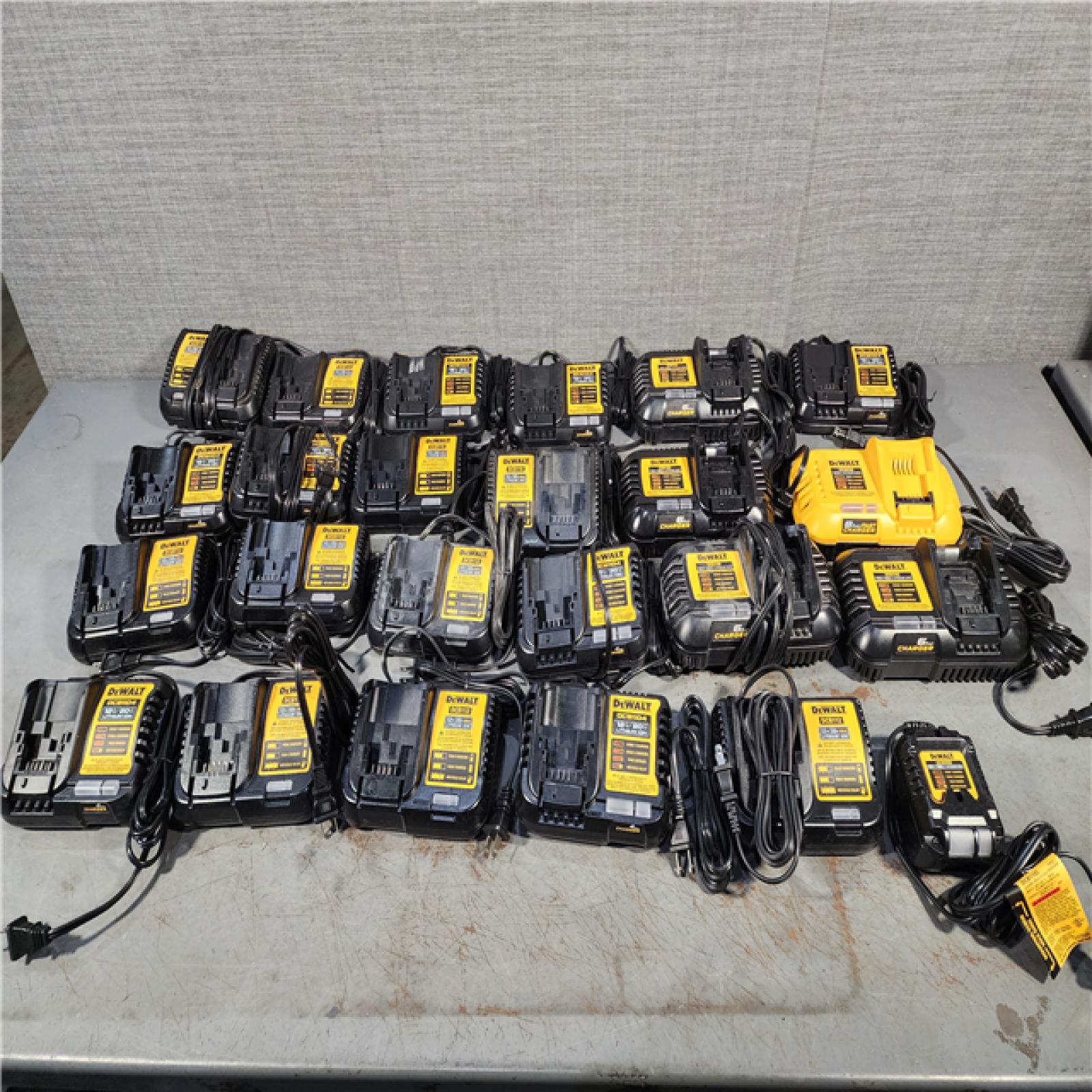 HOUSTON LOCATION - AS-IS DEWALT BATTERY CHARGER PACK QTY - 24