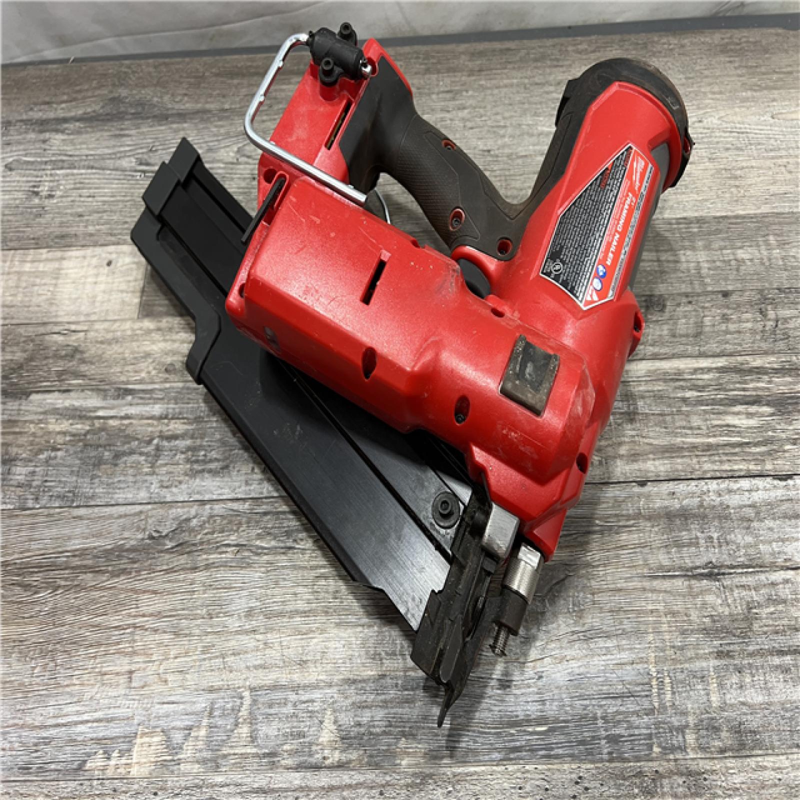 AS-IS Milwaukee 2744-20 M18 FUEL 3-1/2 in. 18-Volt 21-Degree Lithium-Ion Brushless Cordless Framing Nailer (Tool-Only) (Refurbished)