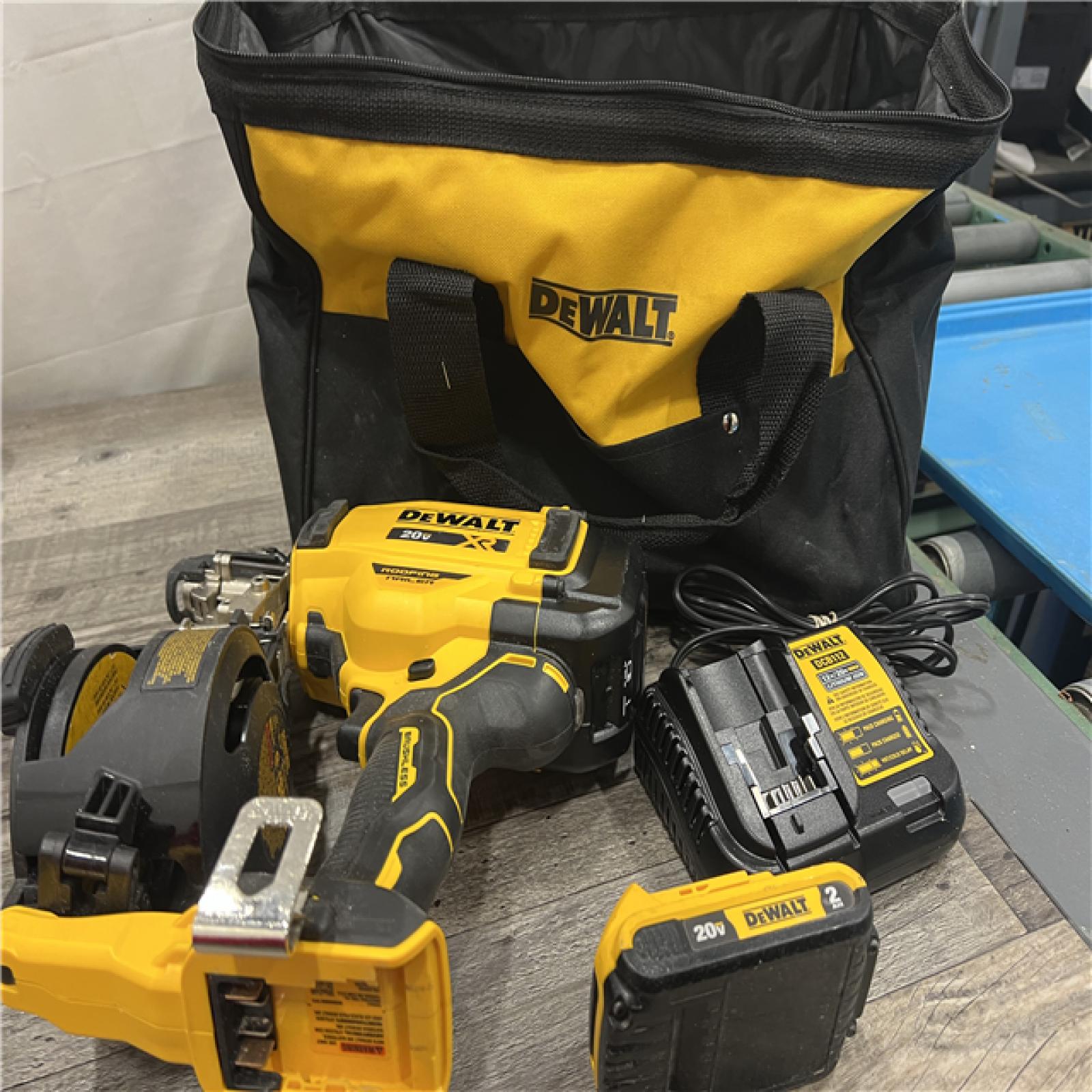 AS-IS DEWALT 2007898 Roofing Nailer Cordless