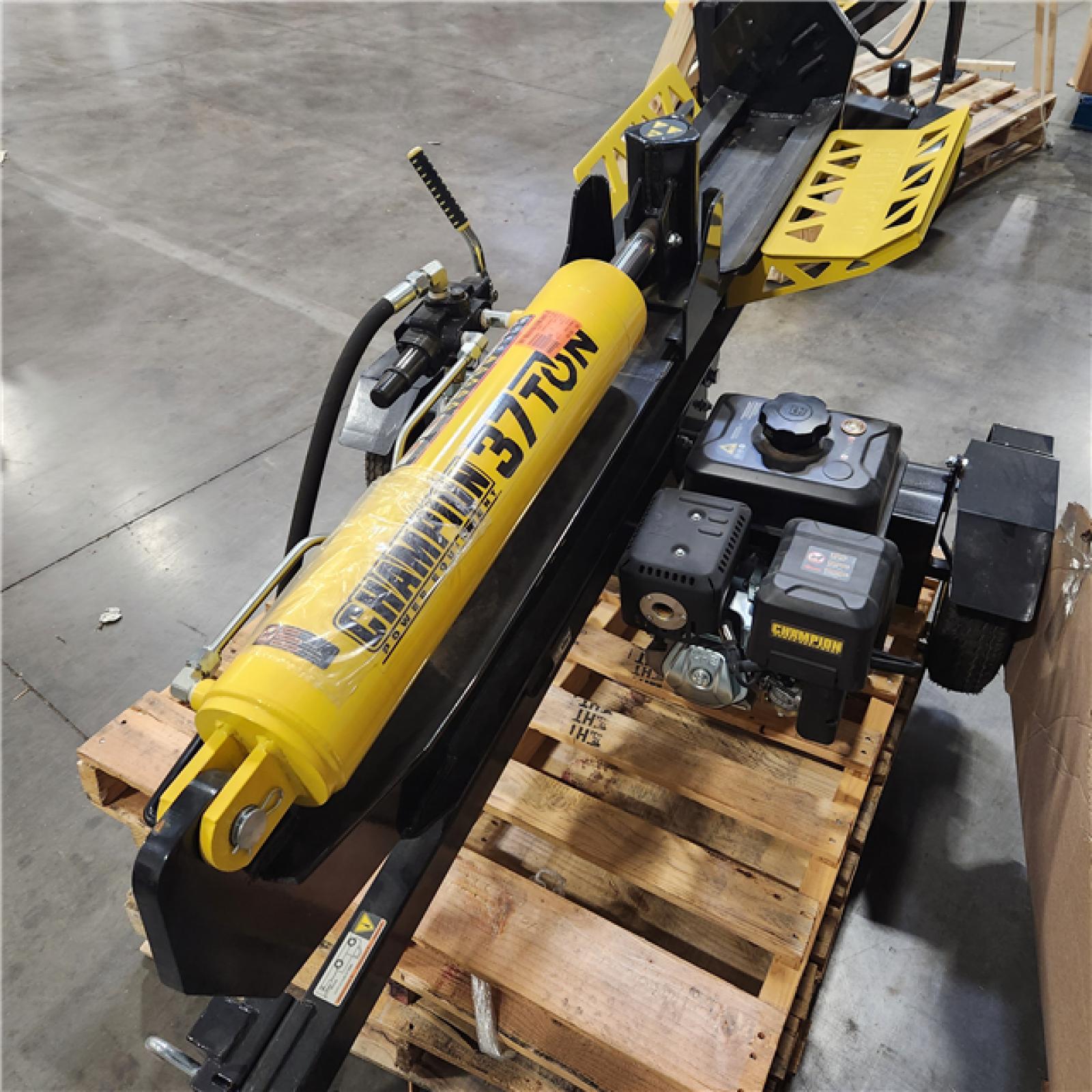 Dallas Location - As-Is Champion Power Equipment 37-Ton Gas Log Splitter