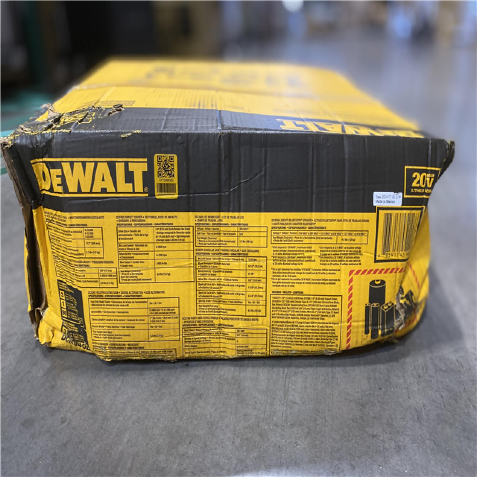 NEW! - DEWALT 20V MAX Cordless 9 Tool Combo Kit with (2) 20V 2.0Ah Batteries and Charger