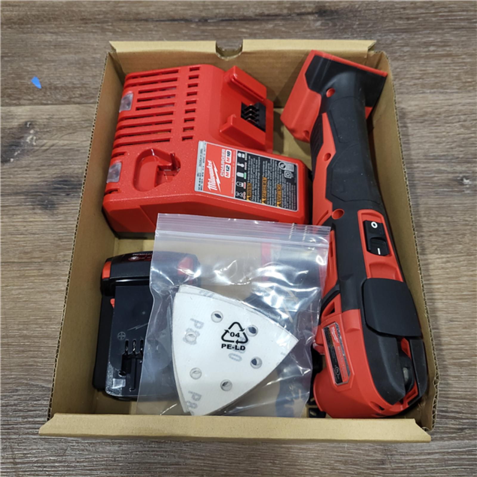 AS-IS Milwaukee 2626-21 M18 18-Volt Lithium-Ion Cordless Oscillating Multi-Tool Kit