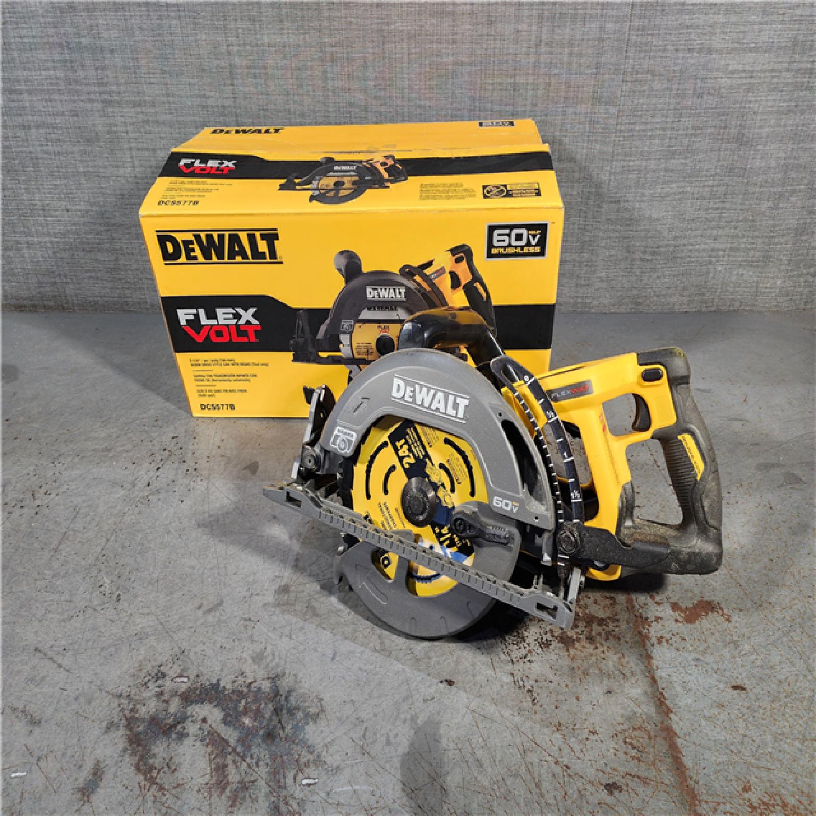 HOUSTON LOCATION - AS-IS DEWALT FLEXVOLT 60V MAX Cordless Brushless 7-1/4 in. Wormdrive Style Circular Saw (Tool Only)