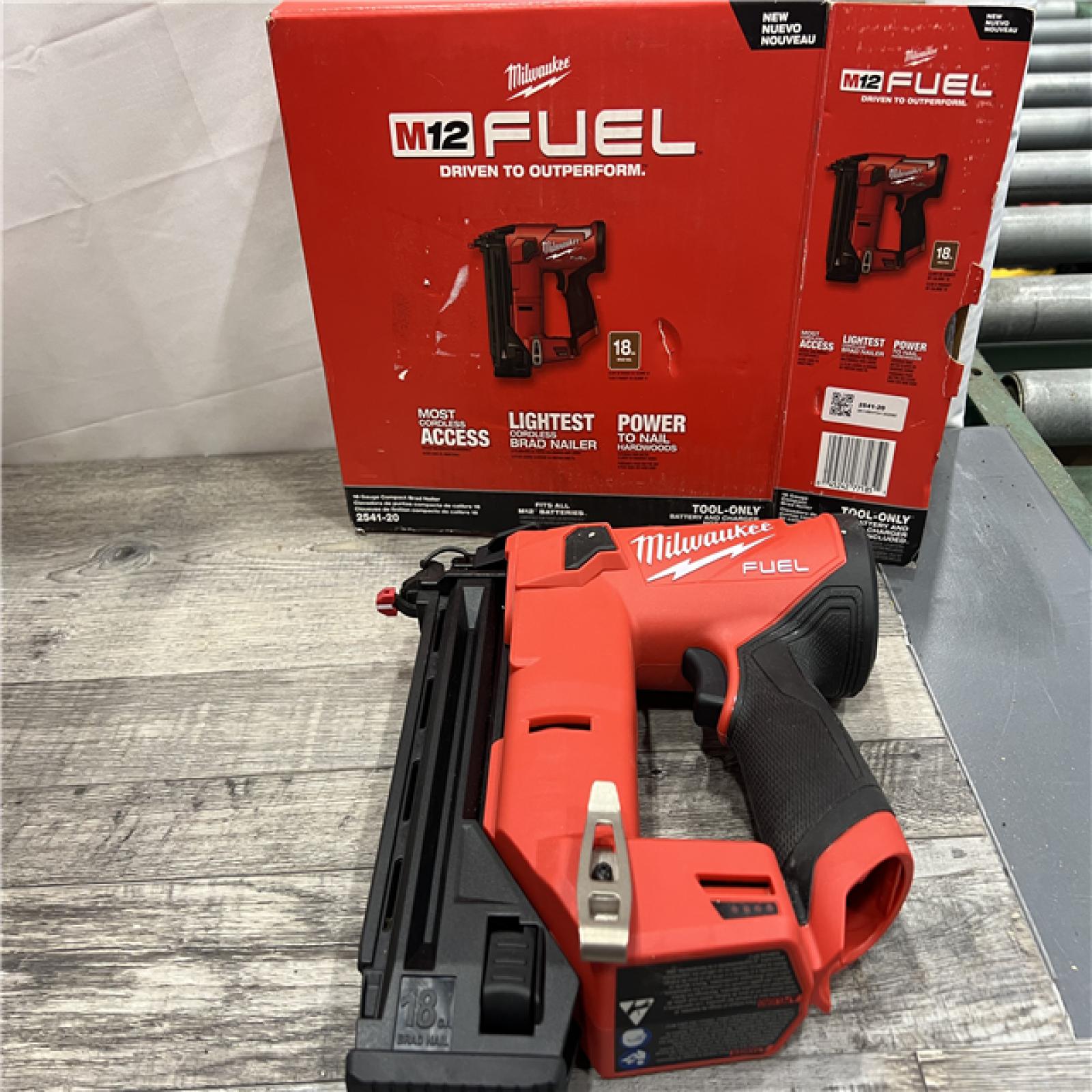 AS-IS Milwaukee M18 Compact Brushless 1/4  Hex Impact Driver Kit