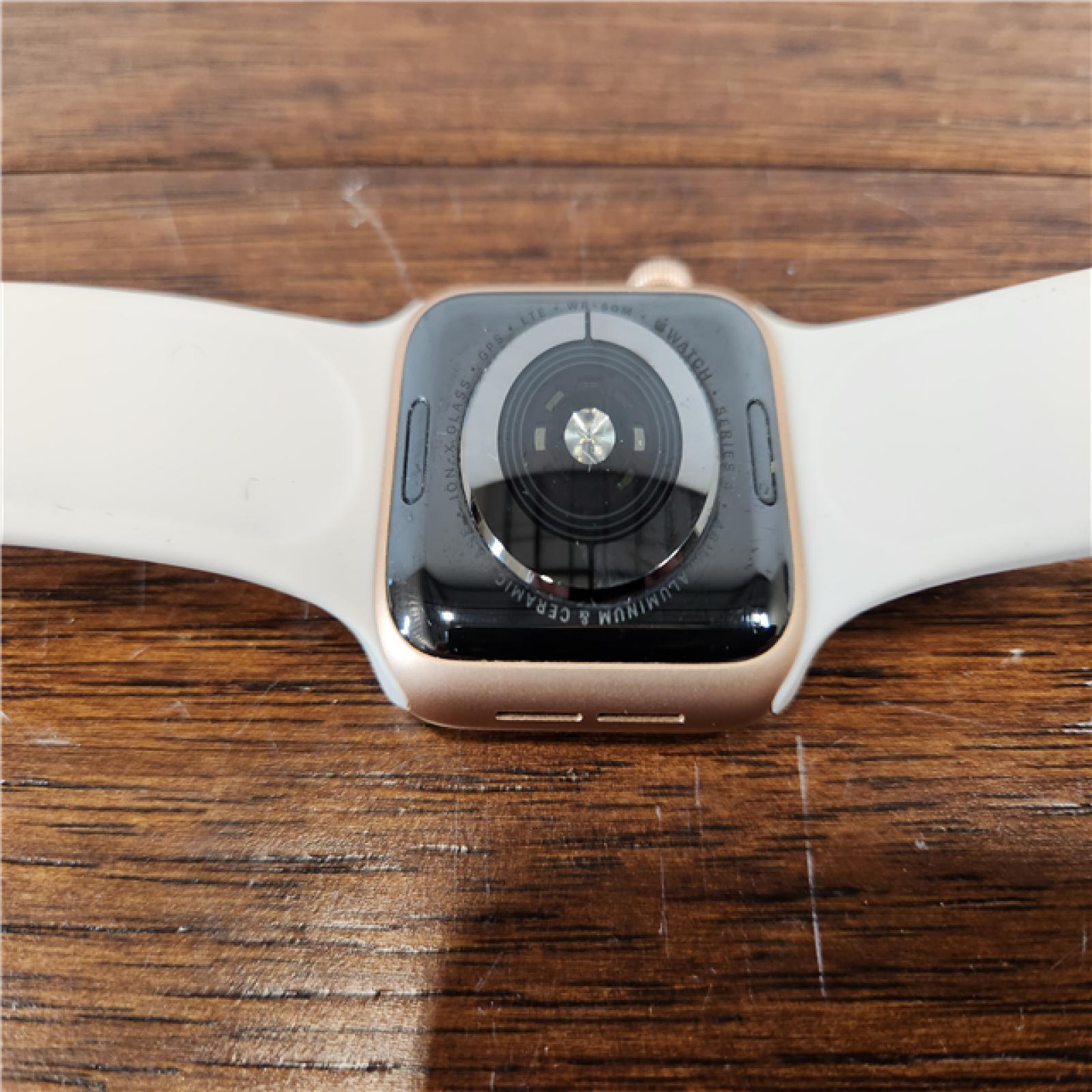 Apple watch series 4 pink sand 40mm hotsell