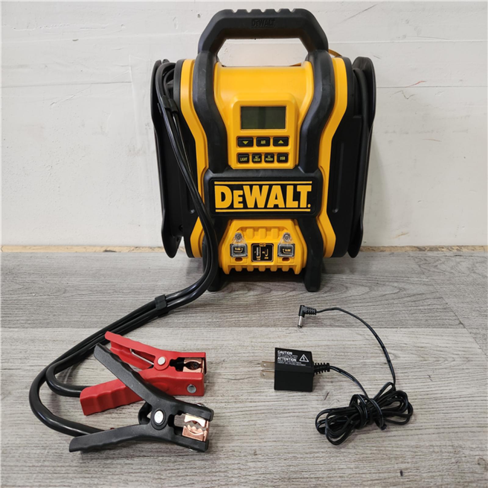 Phoenix Location DEWALT Portable Power 2000 Peak Amp Jump Starter w/Digital Compressor